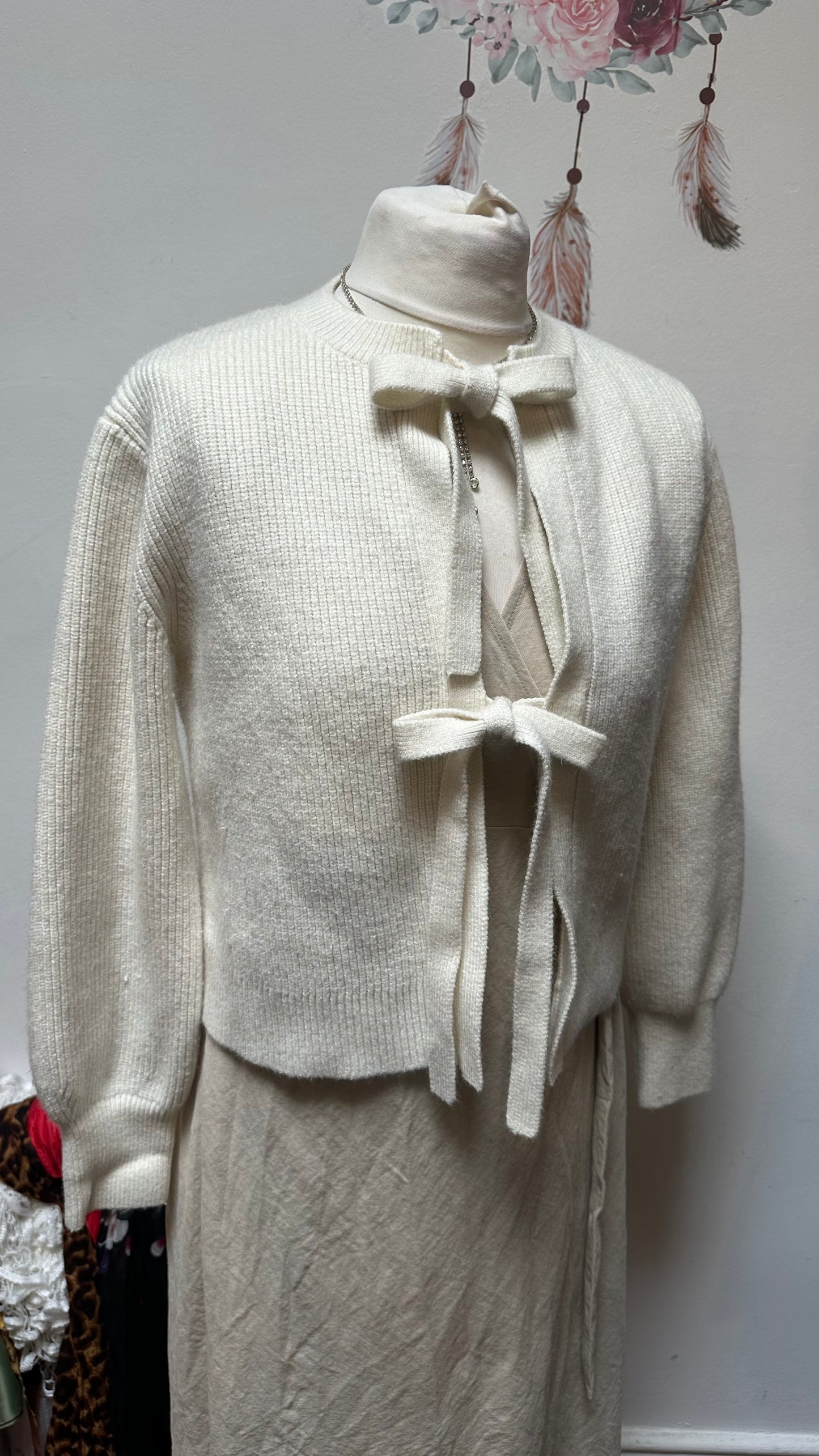 Gallery Off White Tie Cardigan Size M
