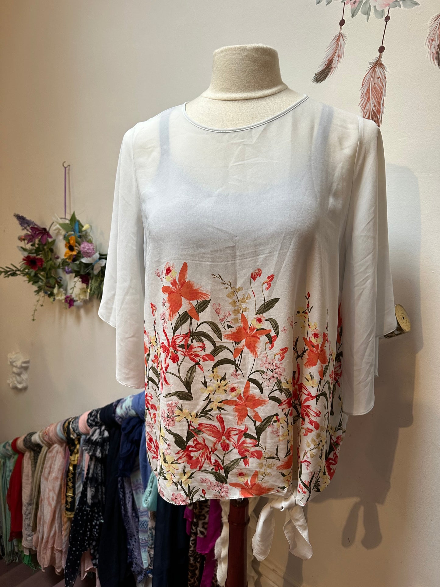 Dunnes Floral Knotted Top Size 20