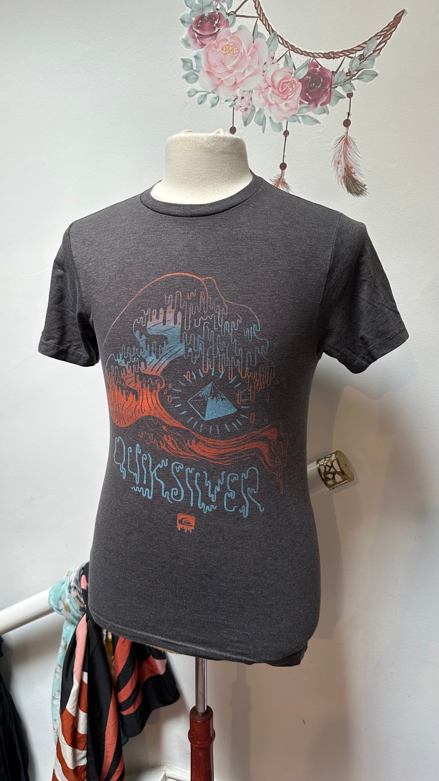 Quicksilver Tshirt Size S