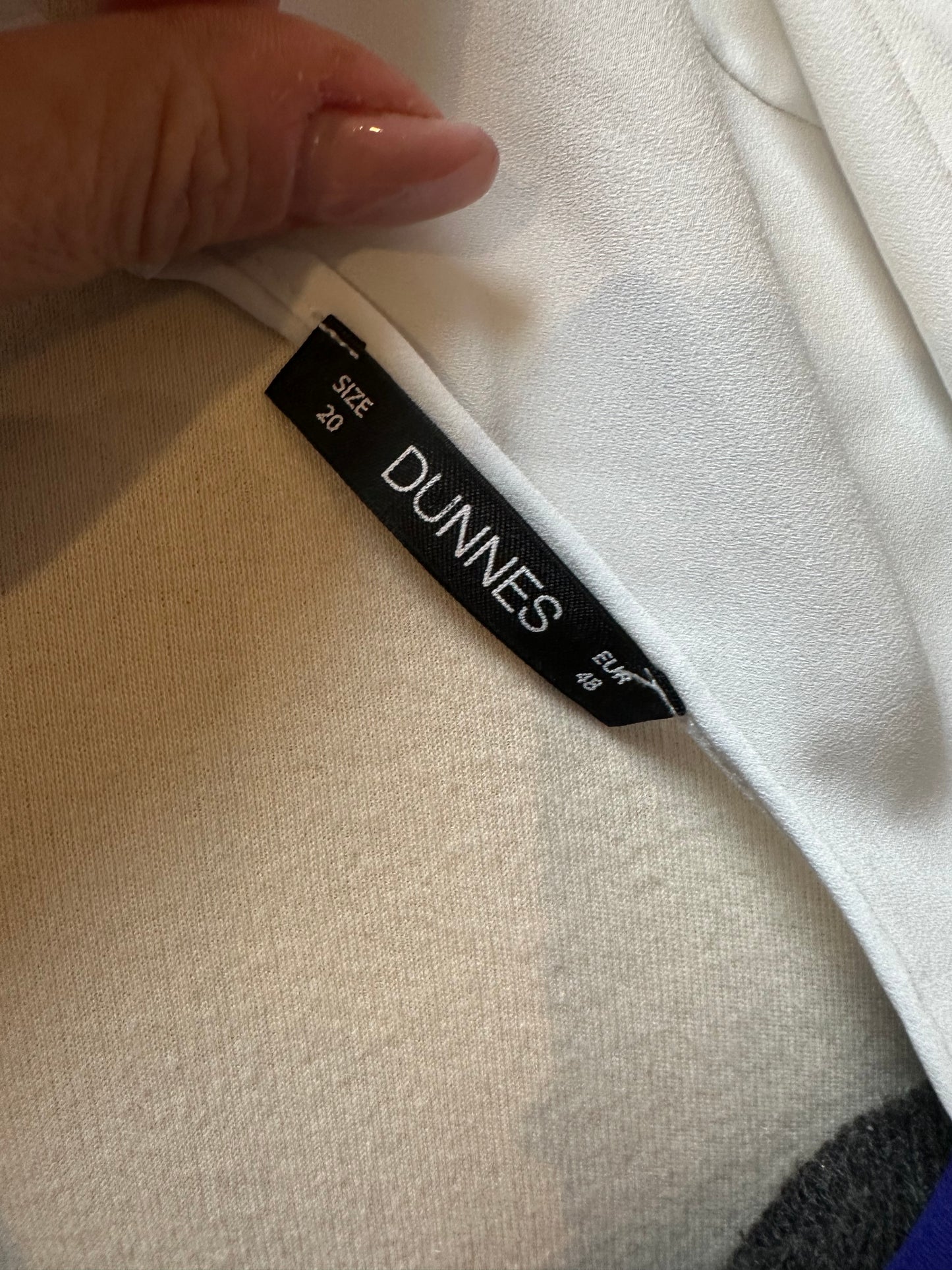 Dunnes Floral Knotted Top Size 20