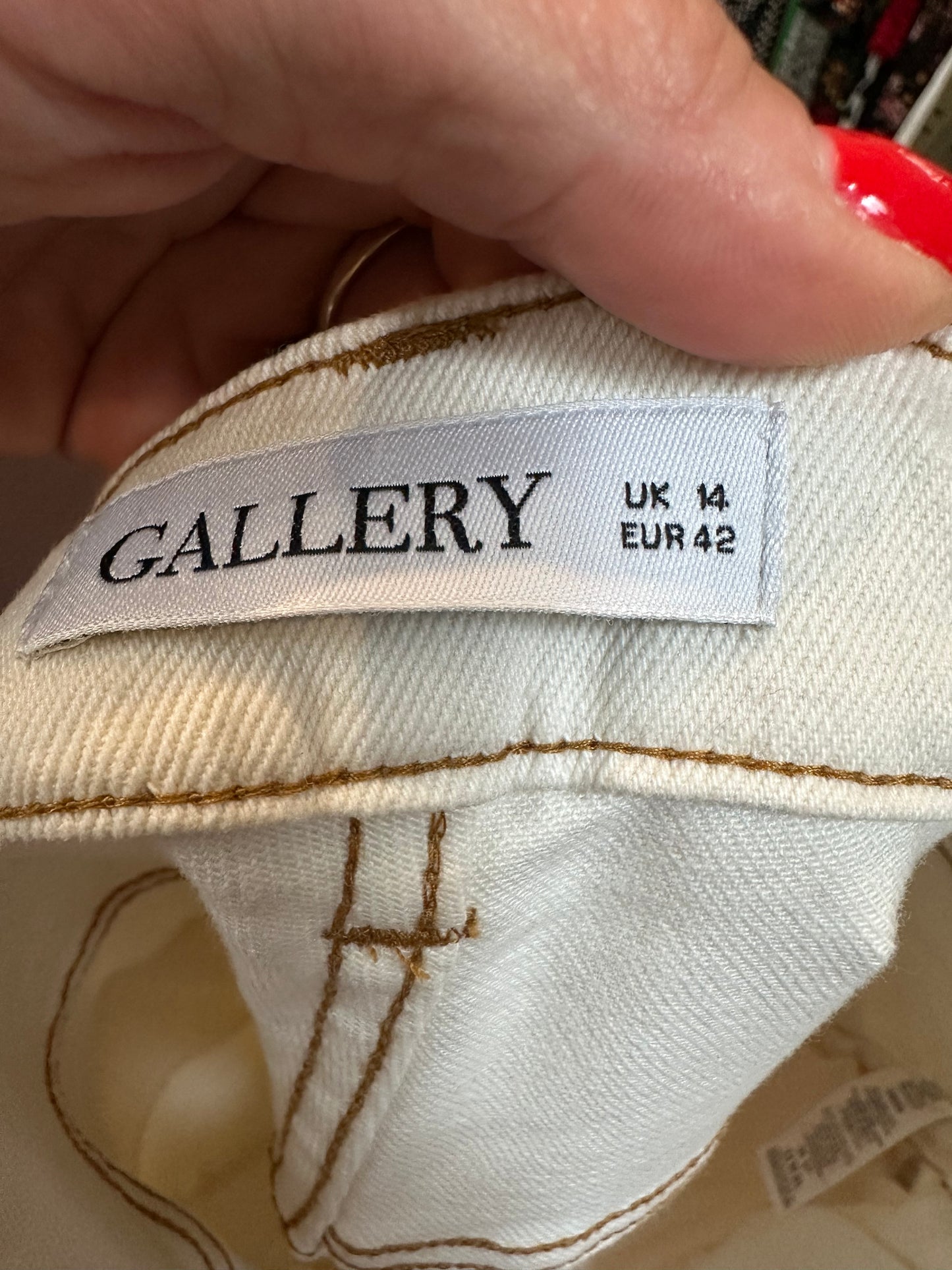 Gallery Cream Jeans Size 14