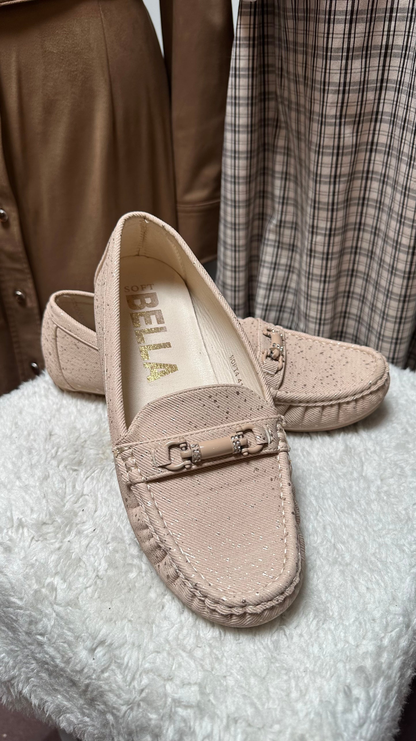 Bella Soft Cream Moccasins Best Fit Size 7 As New