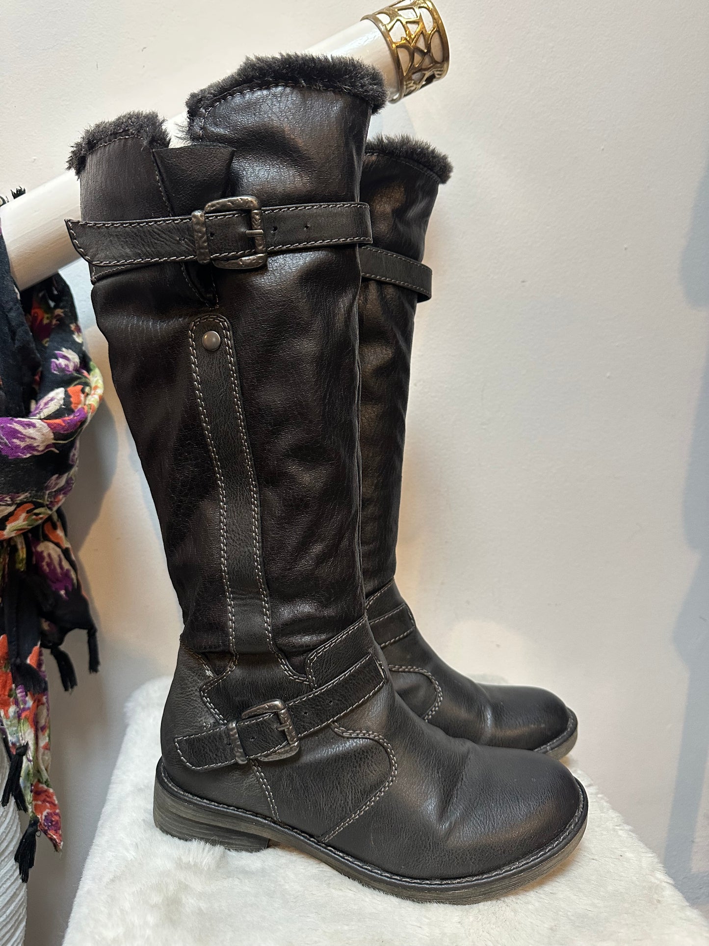 Gino Ventori Fleece-Lined Long Boots Size 5