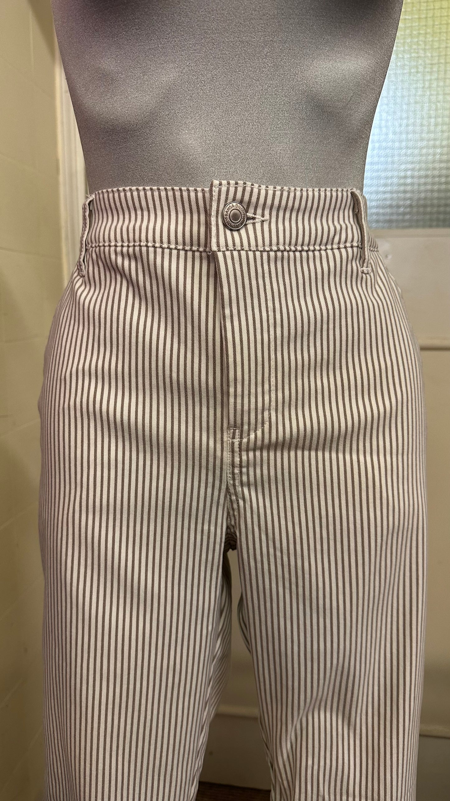 Stunning Designer Fransa Stretchy Jeans Size 12 big fitting
