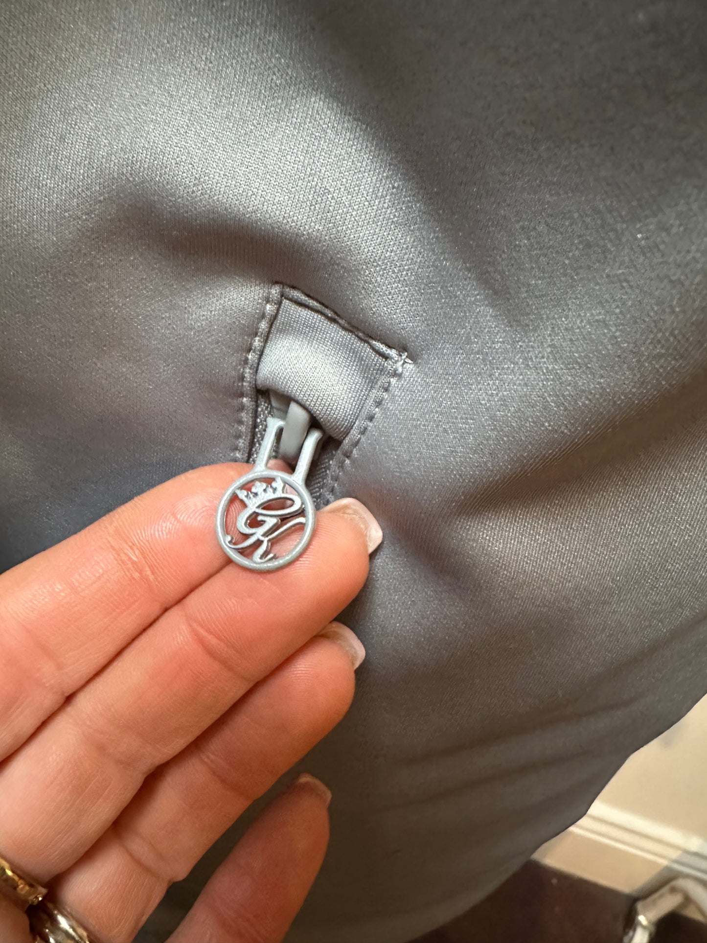 Gym King Reflective Zip Up Size L but more like M/L