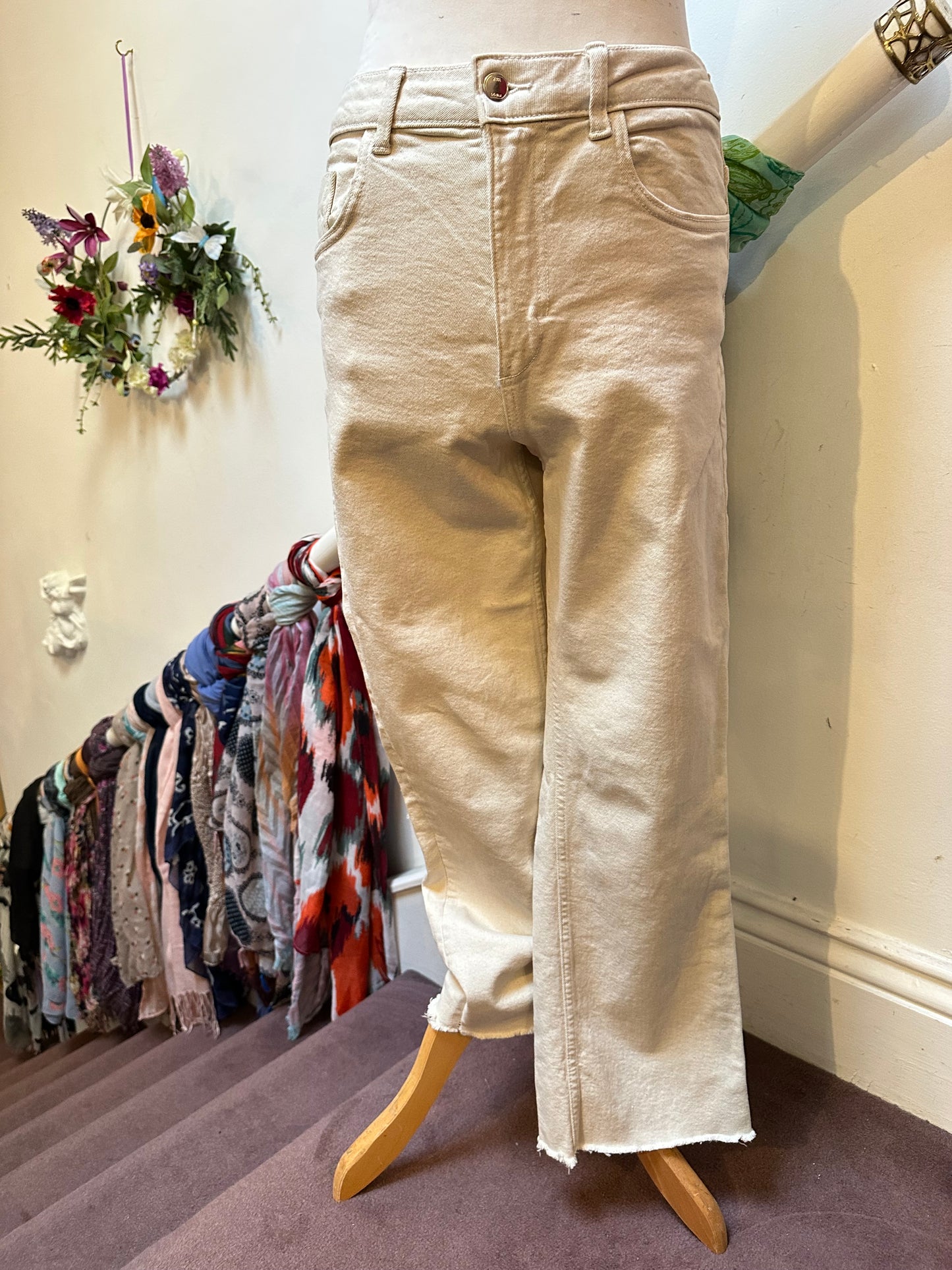 Zara Stretchy High Waisted Cream Fringe Cut Jeans Size M