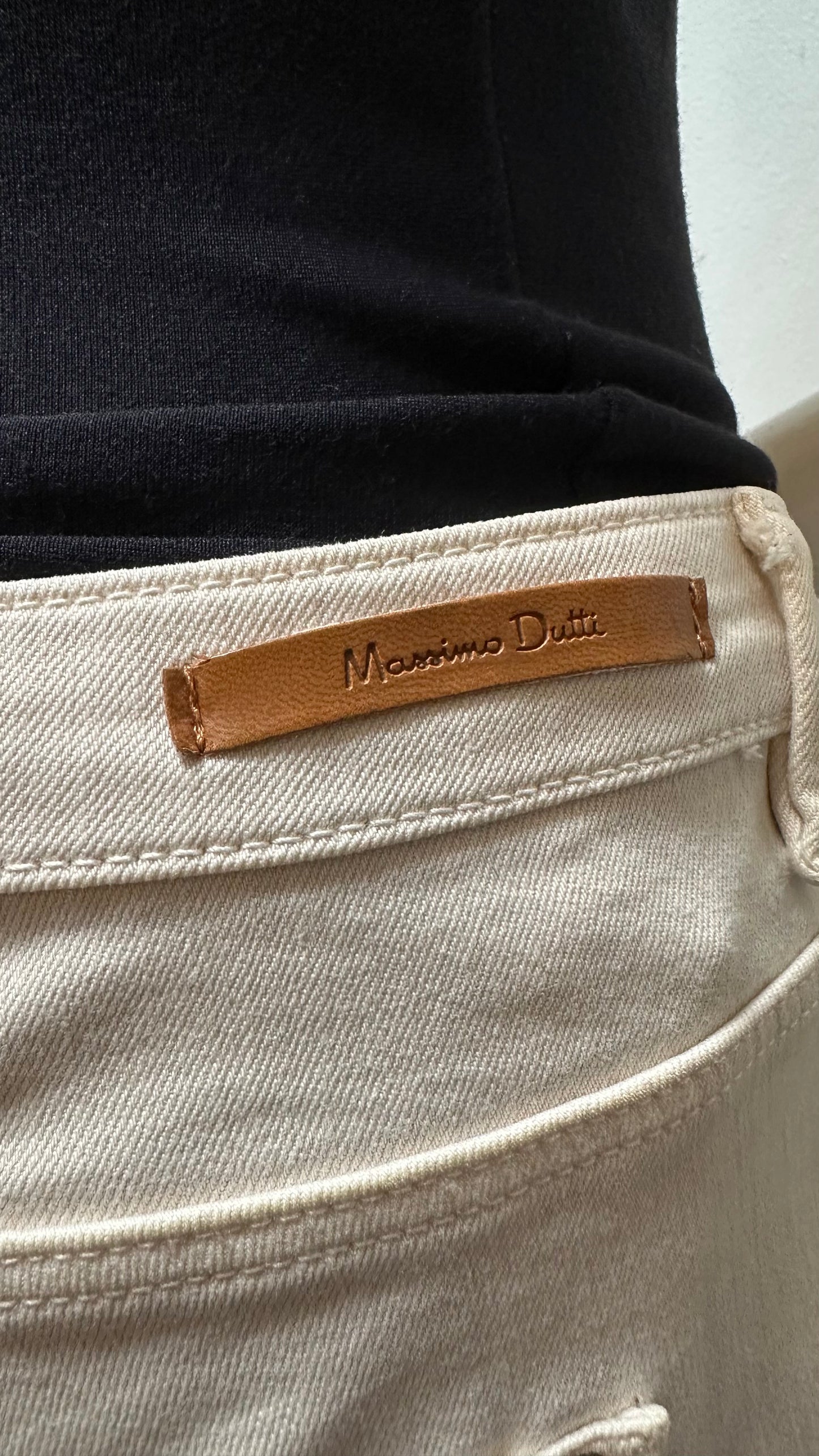 Designer Massimo Dutti Beige Slim Fit Skinny Jeans Size 10 (tiny stain on right leg)