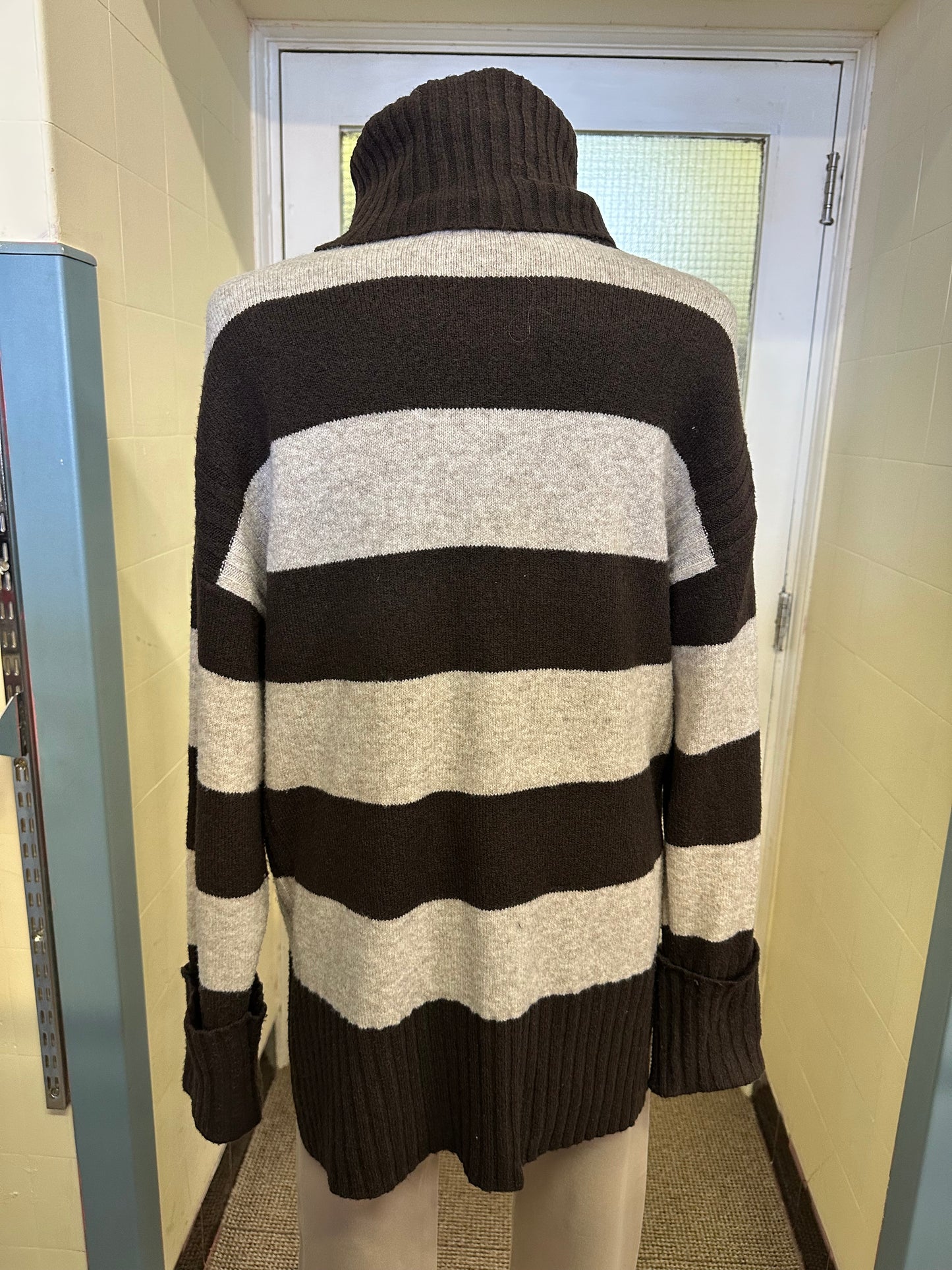 George Brown/Cream Turtleneck Size 12/14