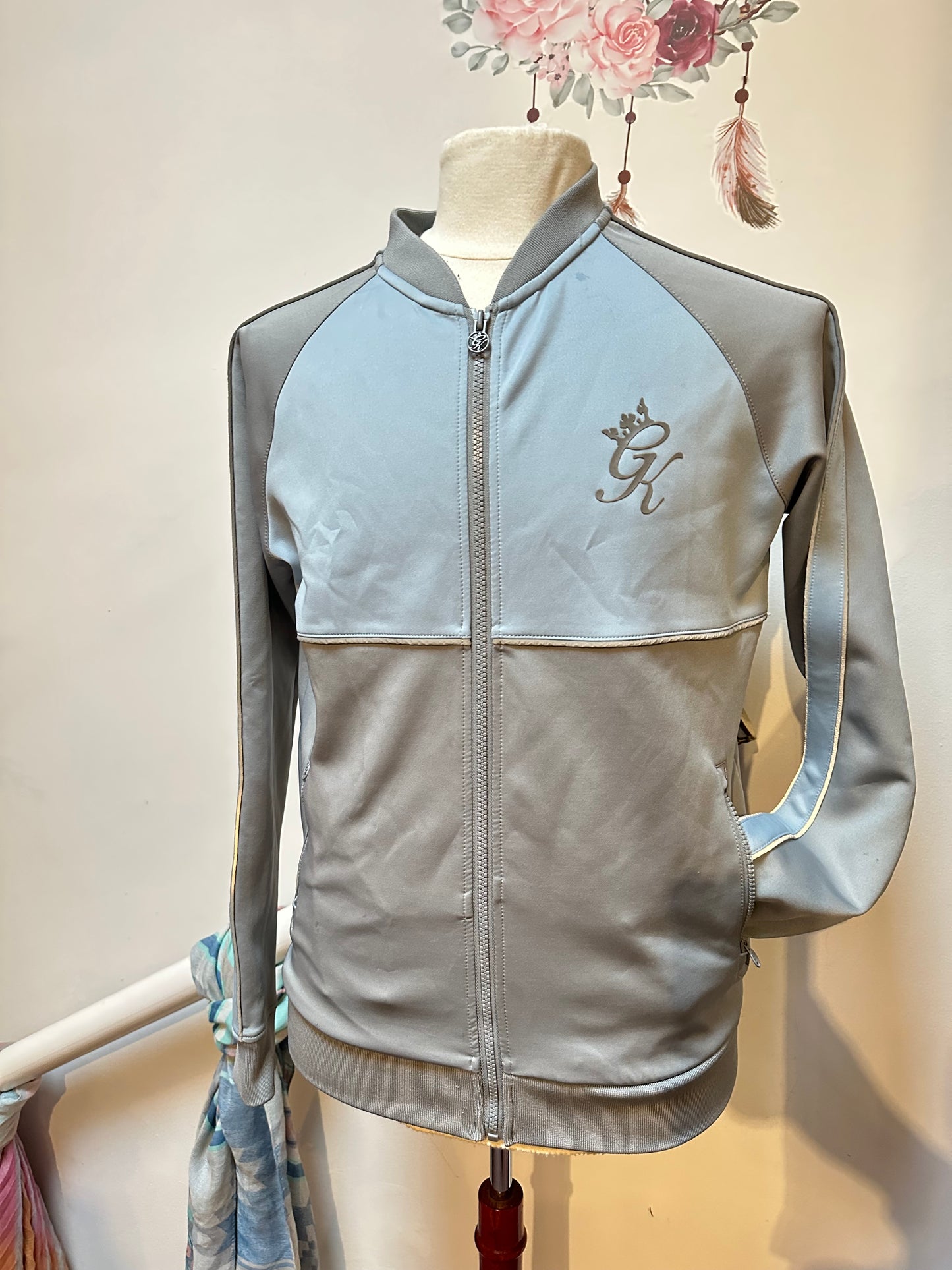 Gym King Reflective Zip Up Size L but more like M/L
