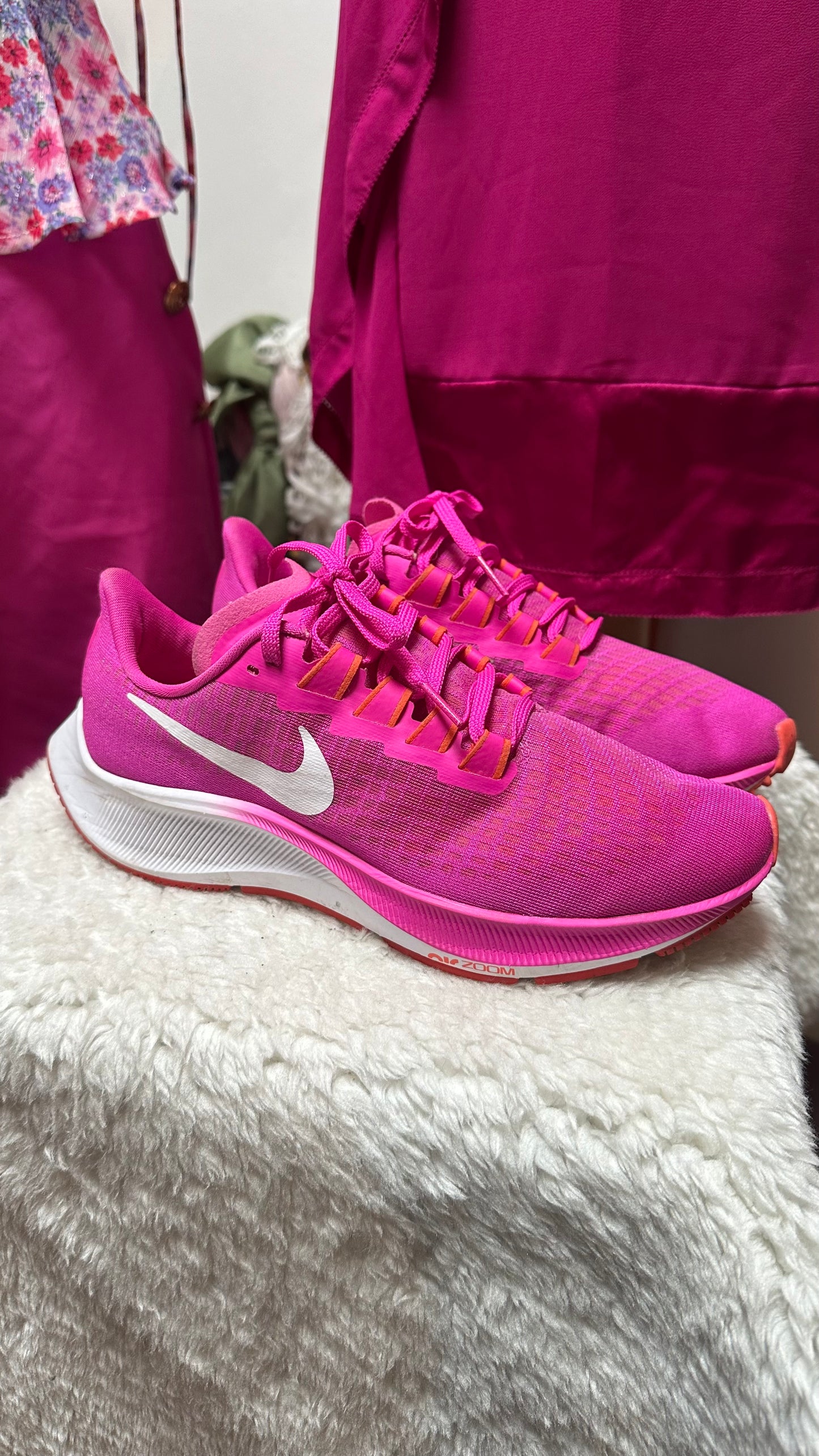 Nike Hot Pink Trainers As New Size 5.5