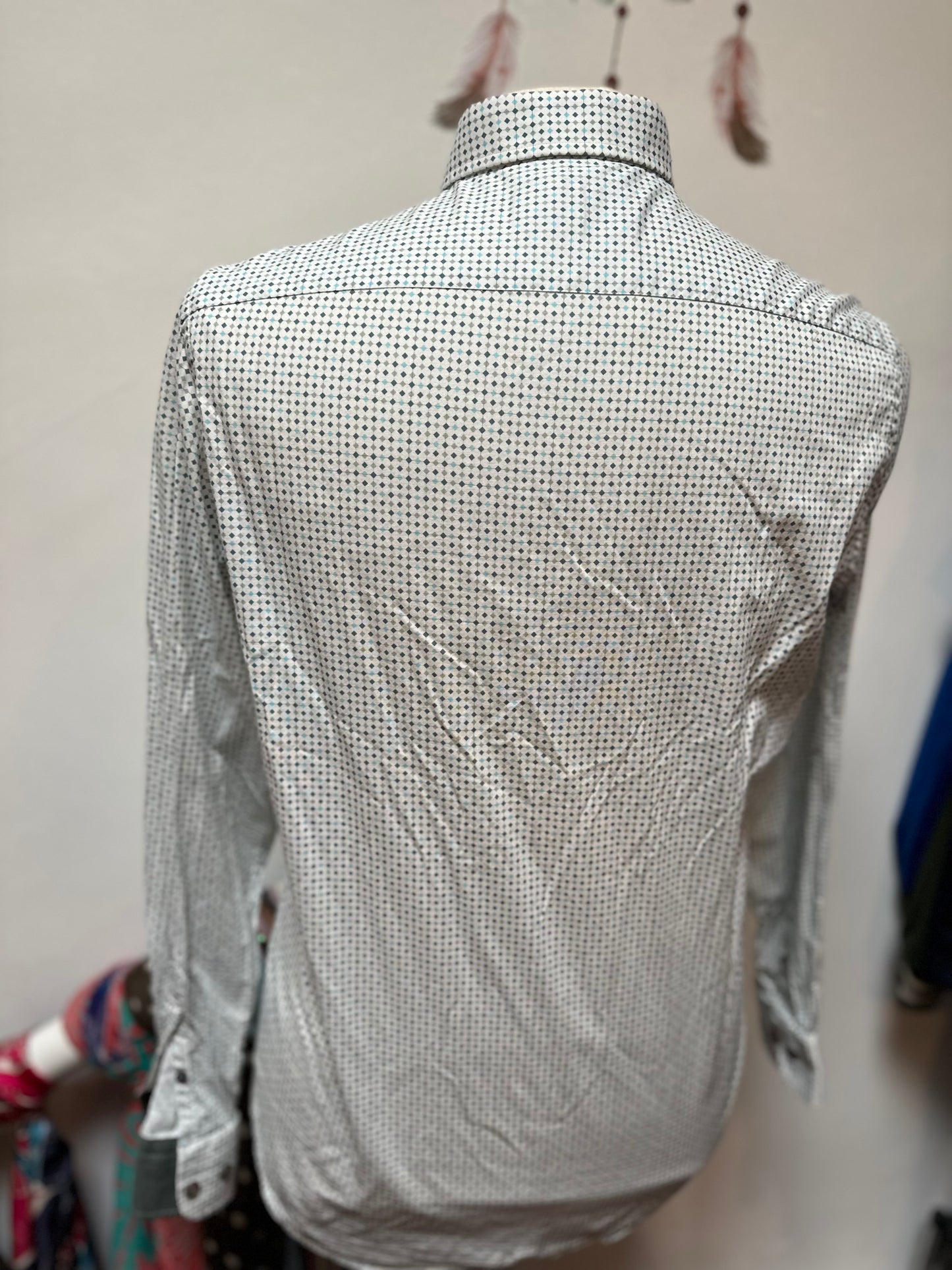 6th Sense Shirt Size M