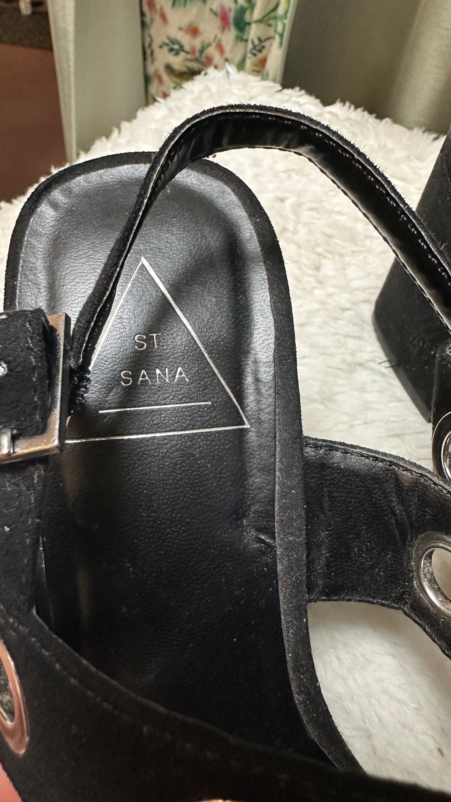 St Sana Block Heel Sandal Size 3.5
