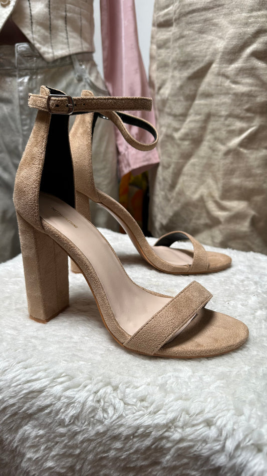 Pretty Little Thing Beige Block Heel Sandal As New 5