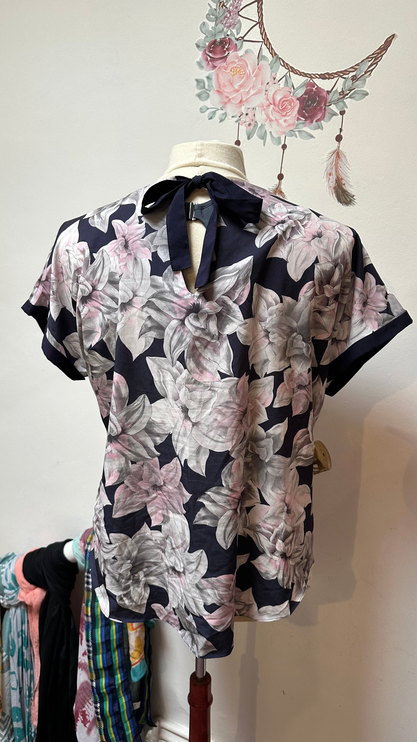 Marguerite Floral Top Best Fit Size L