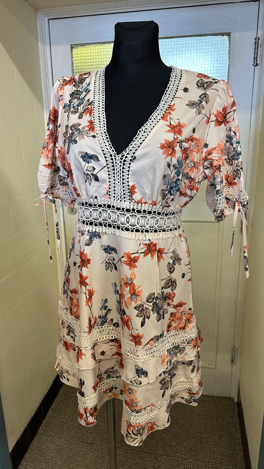 Shein Floral Dress Size M Small Fitting