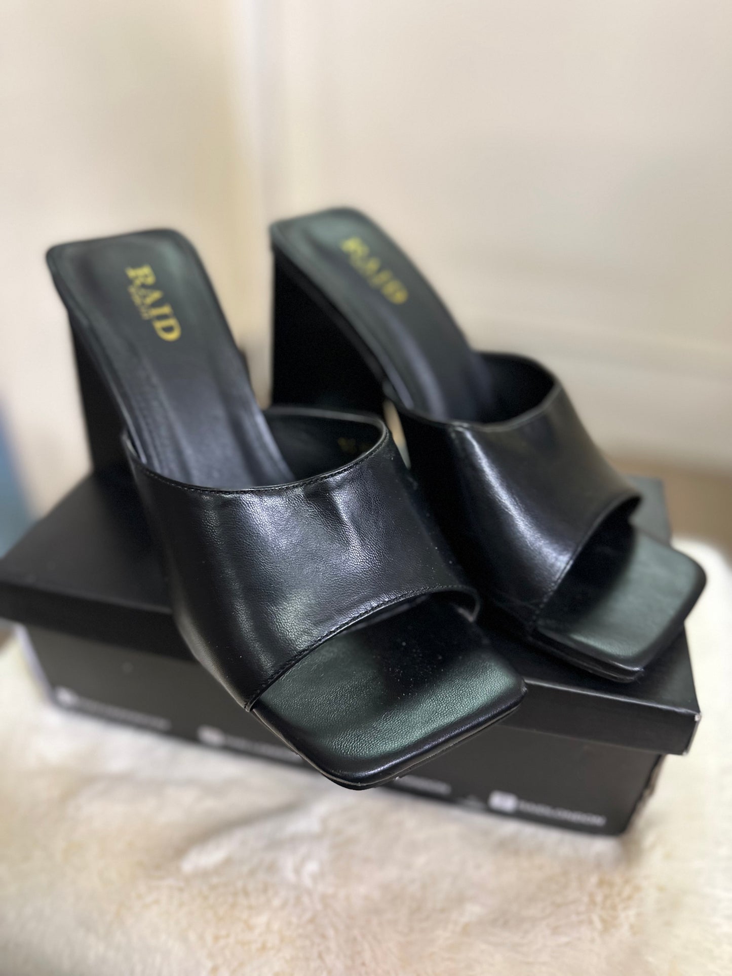 Raid Black Mules Size 7