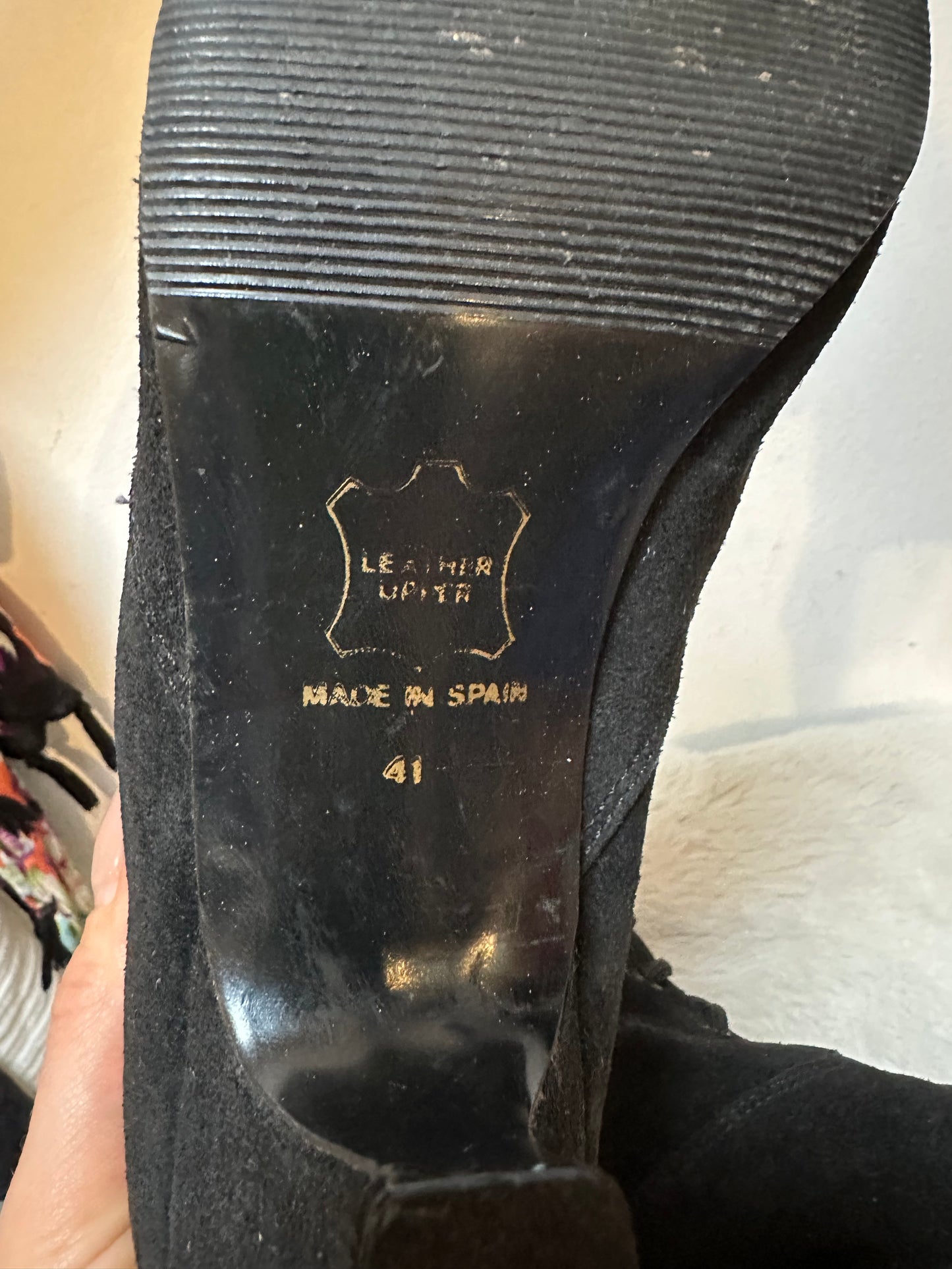 Vintage Kitten Heel Suede Boots Size 7 (EU 41)