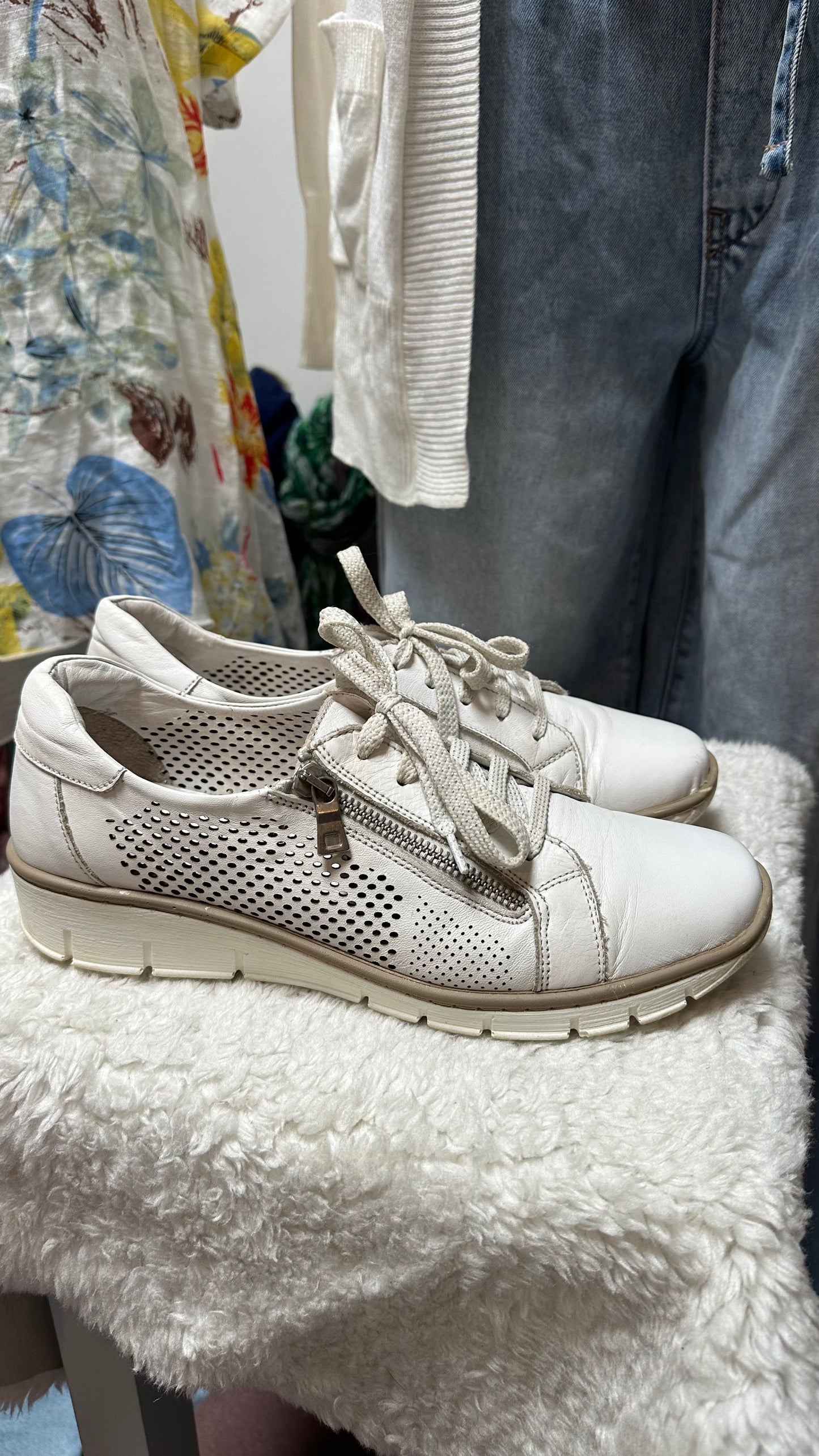 Soft mode Leather Trainers Size 8 (EU 42)