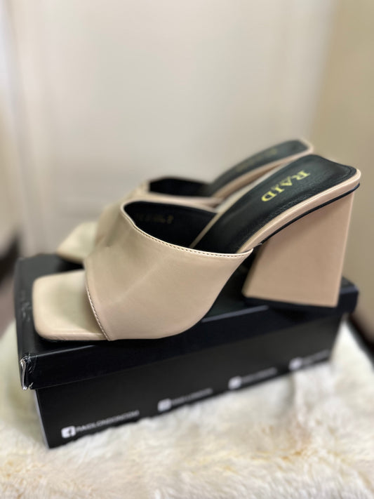 Raid Nude Mules Size 7