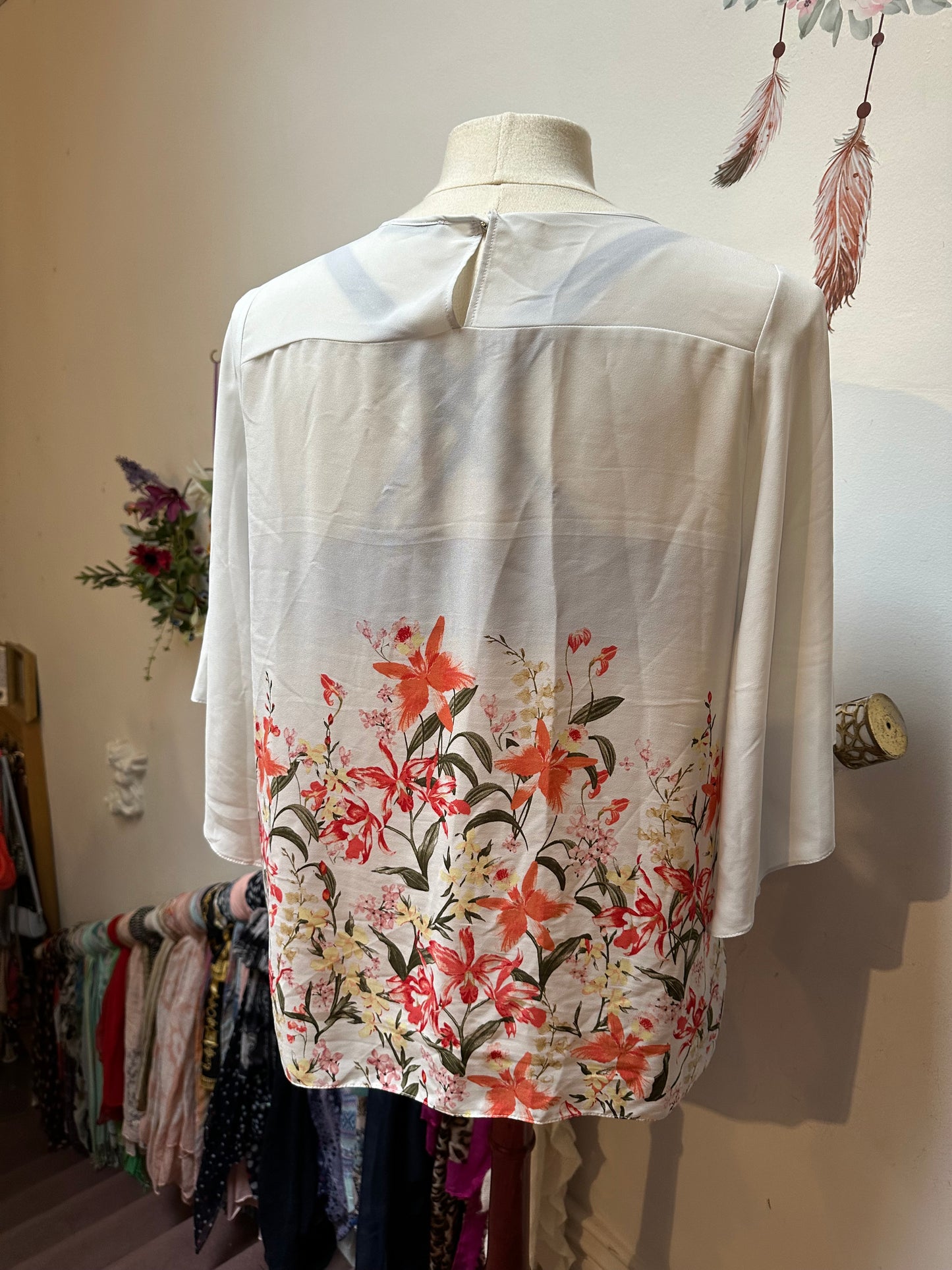 Dunnes Floral Knotted Top Size 20