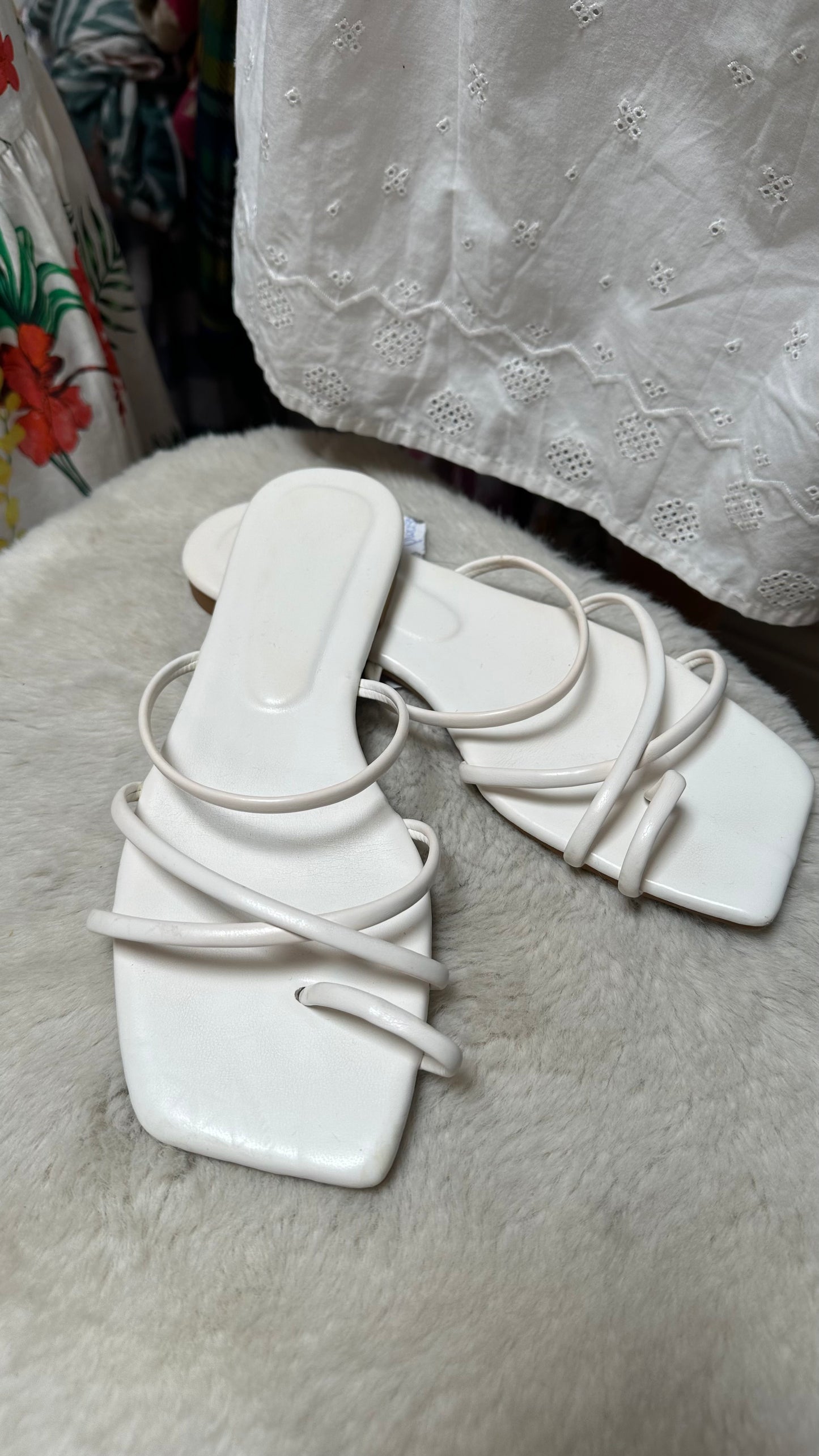 White Föat Sandals Size 5