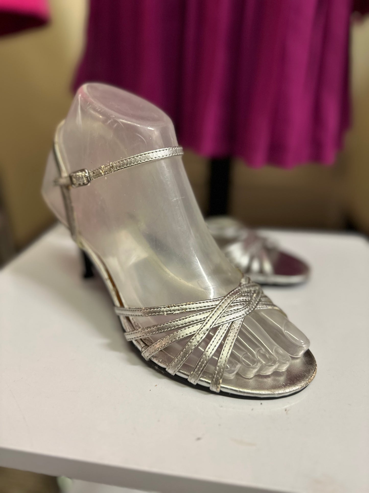 Lotus Silver Leather Sandals New Size 3 (although new, some signs of wear, see last photo)