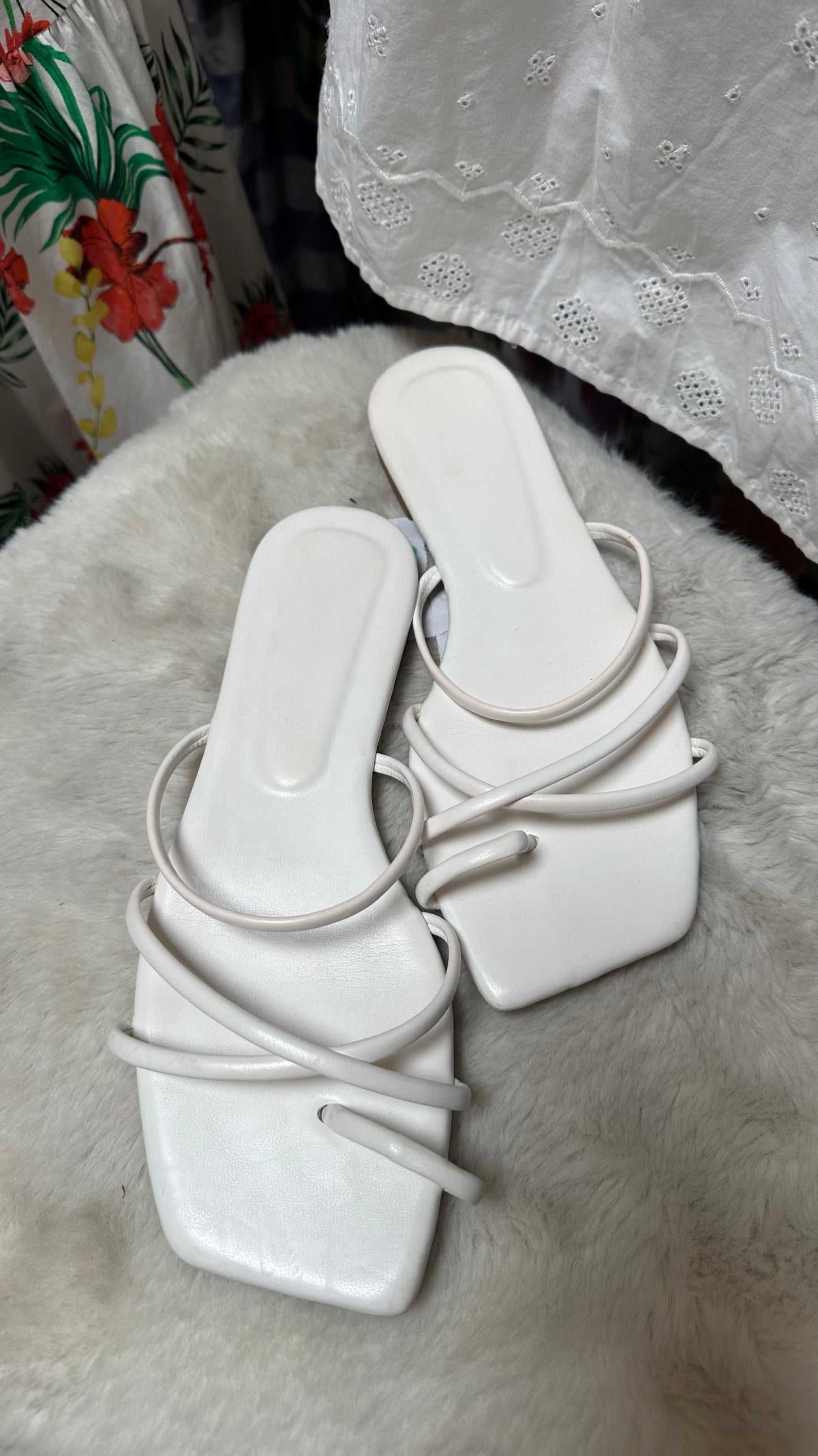 White Föat Sandals Size 5