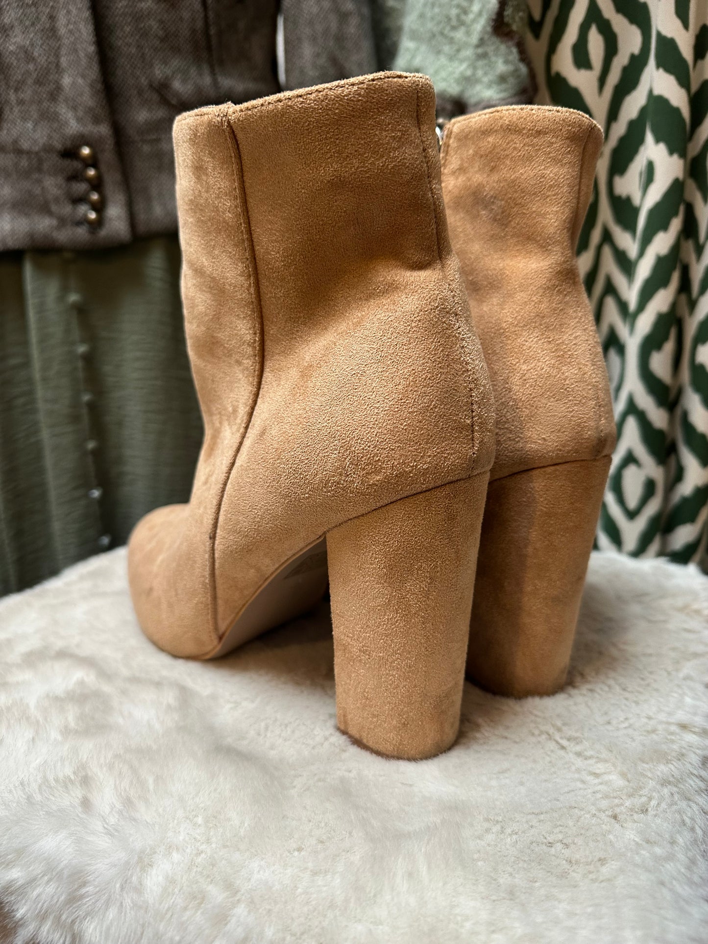Pretty Little Thing Faux Suede Boots Size 6