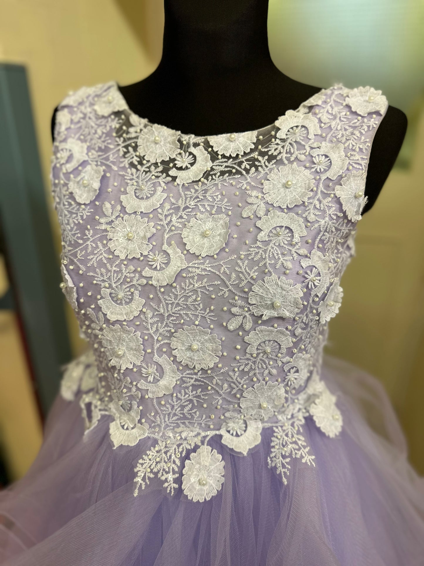 Blingaliscious Stunning Lavender Confirmation Dress Age 12 (fits ladies Size 6/8)