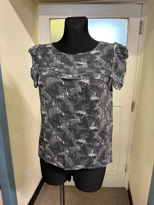 Designer Truly 100% Silk Top Size 16 (Small Fitting)