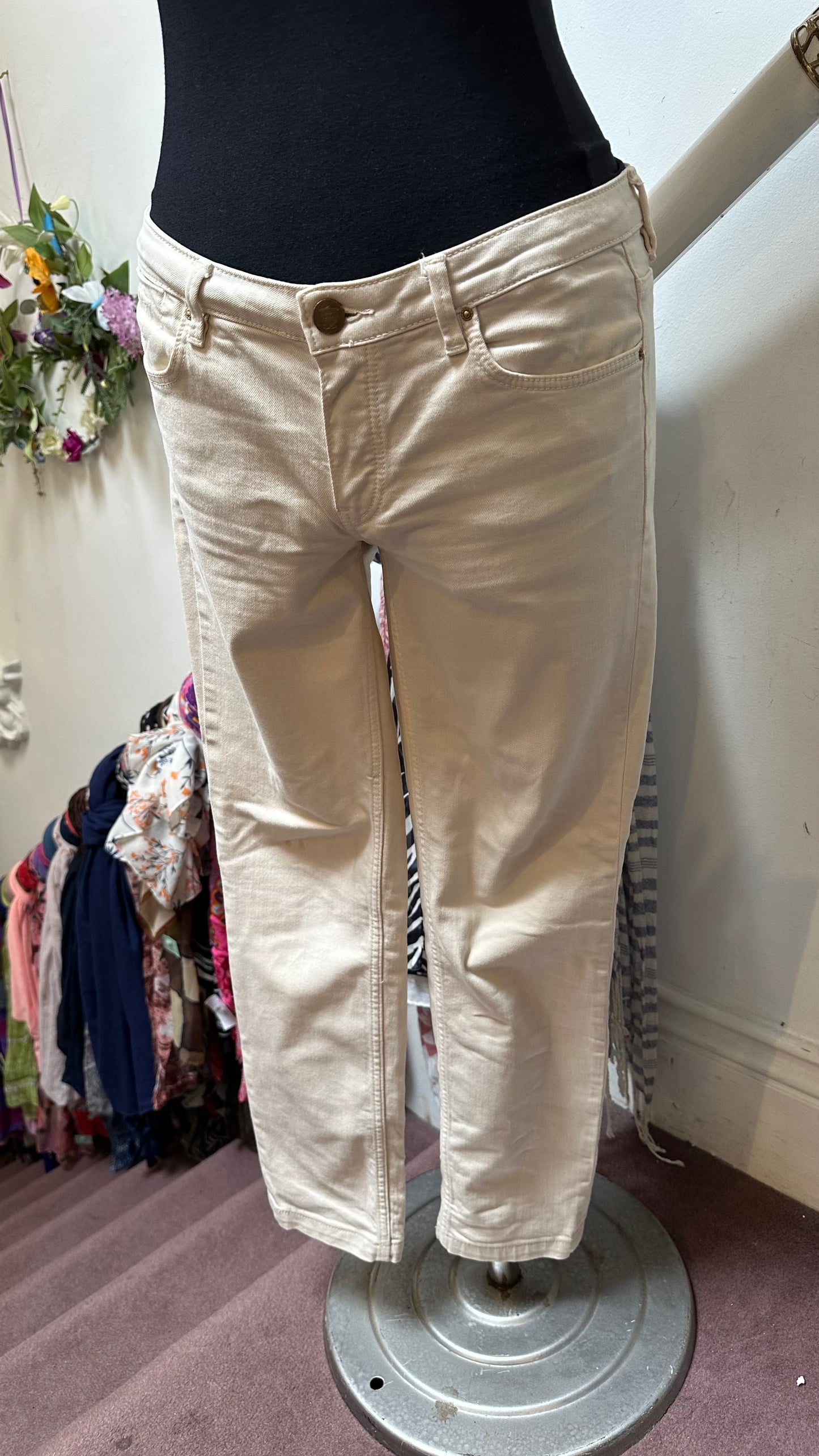 Designer Massimo Dutti Beige Slim Fit Skinny Jeans Size 10 (tiny stain on right leg)