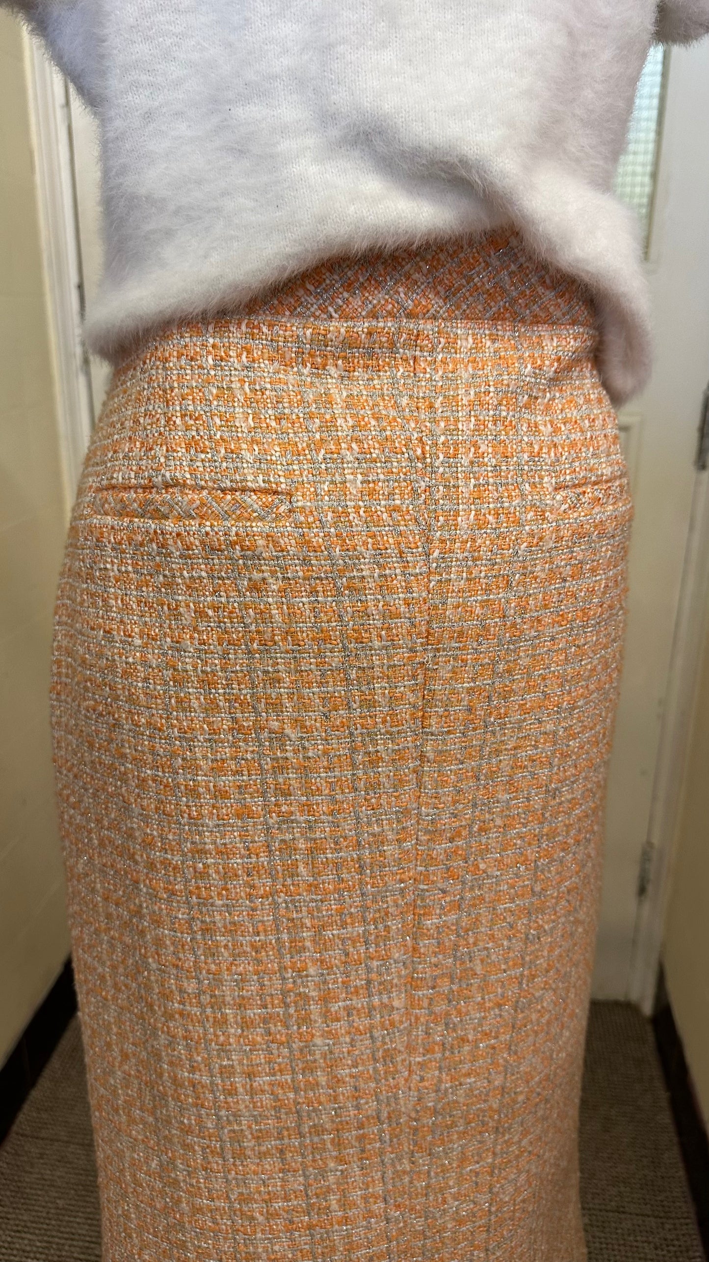 Designer Karen Millen 2 Piece Apricot Suit Jacket Size 16 but small fitting, Skirt Size 14 (best fit Size M/L)