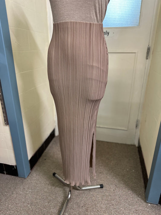 In Other Words Satin Pleated Skirt Size 8
