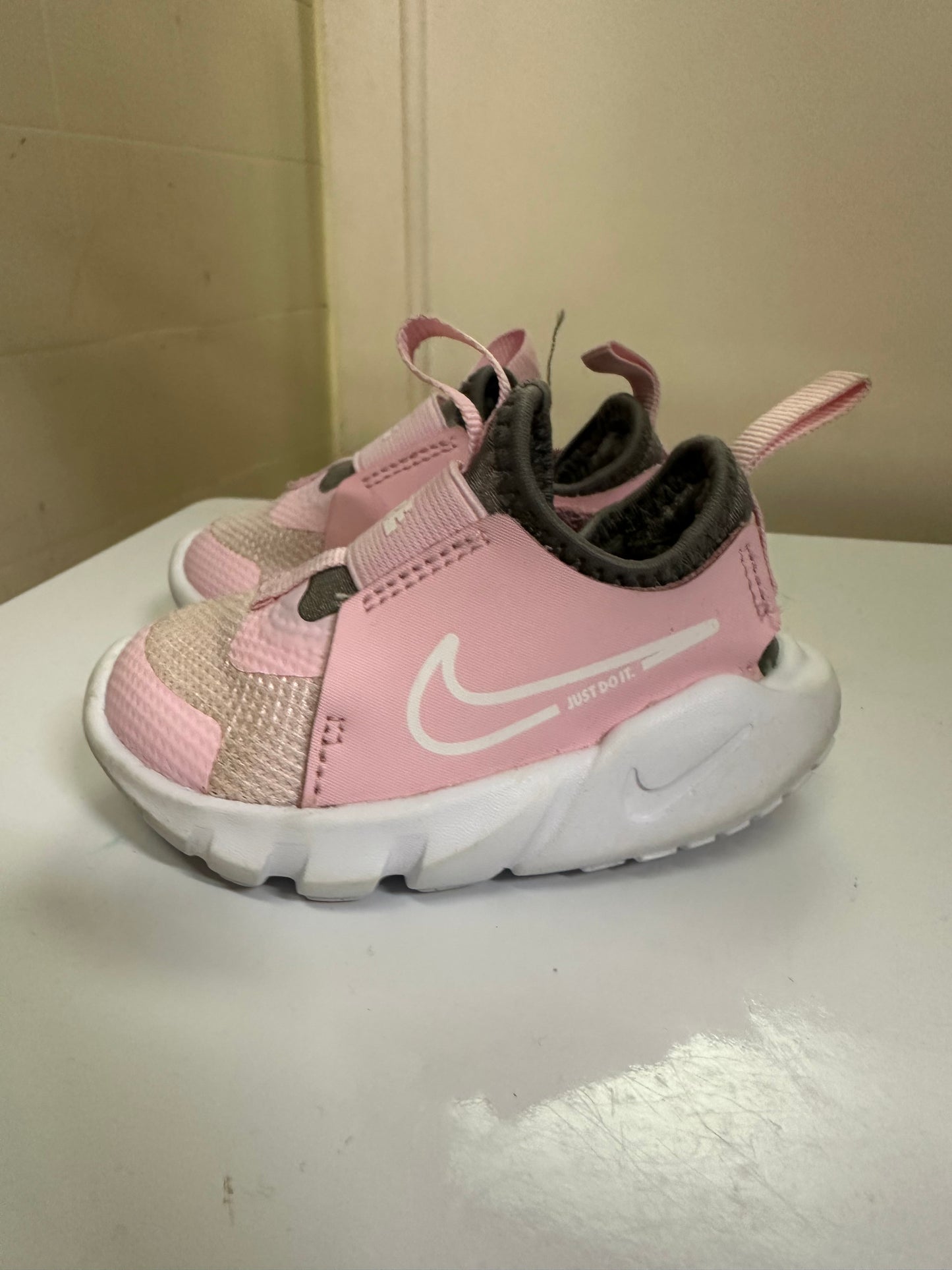 Nike Toddler Runners, Size 3.5 (EU 19.5), As New