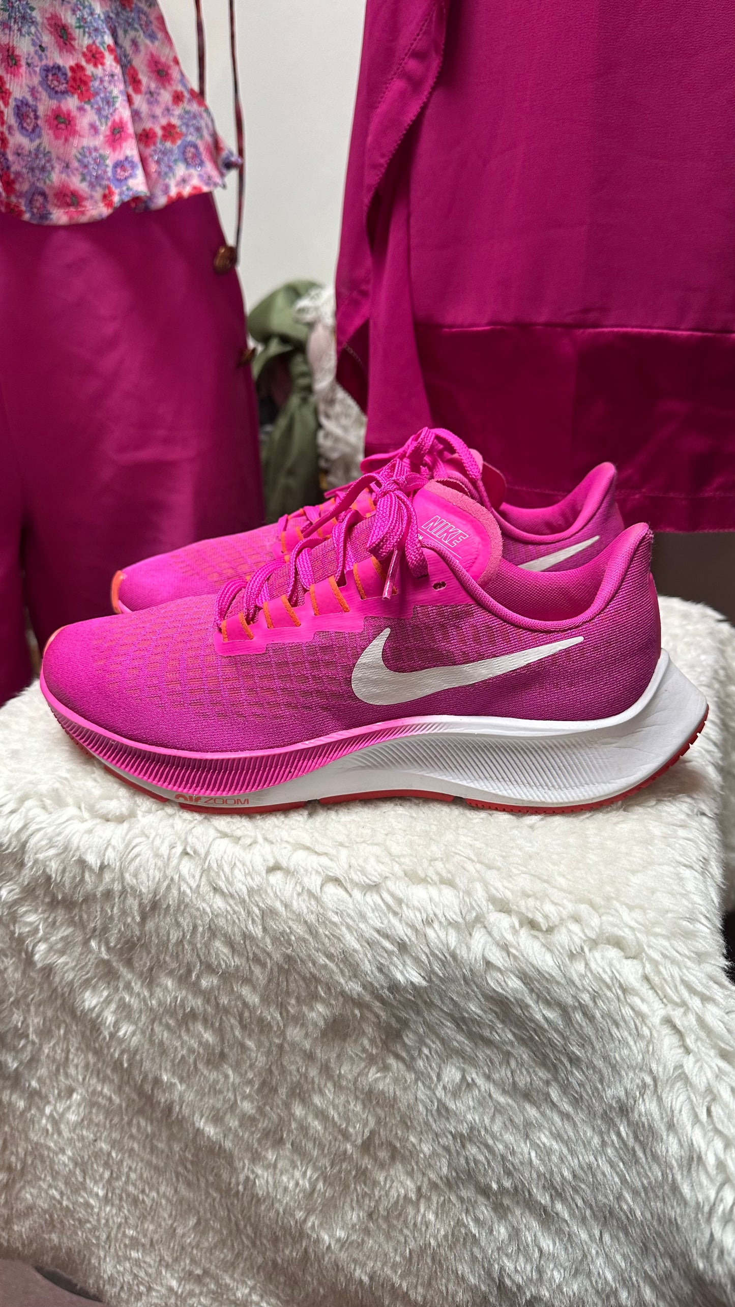Nike Hot Pink Trainers As New Size 5.5