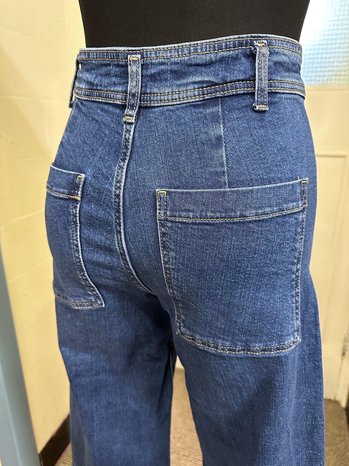 Zara Wide Leg Cropped Jeans Size S