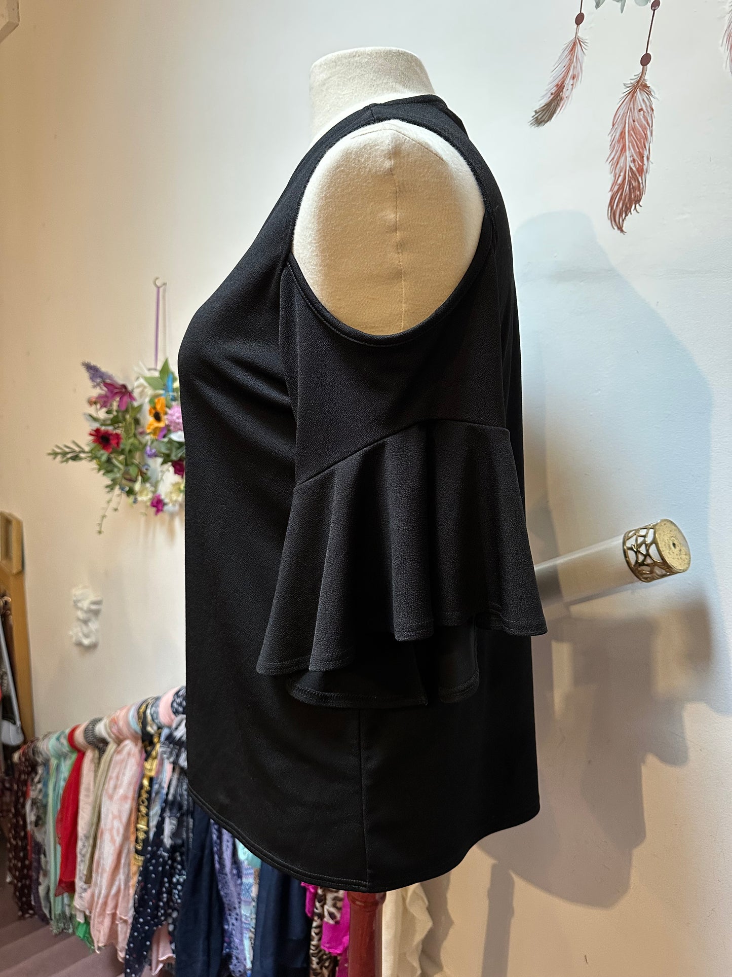 Capsule Cold Shoulder Top Size 18