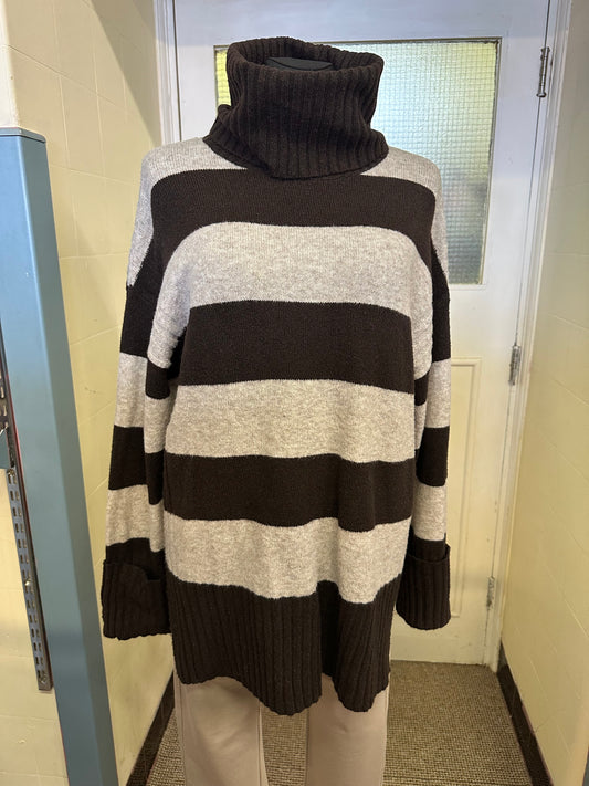 George Brown/Cream Turtleneck Size 12/14