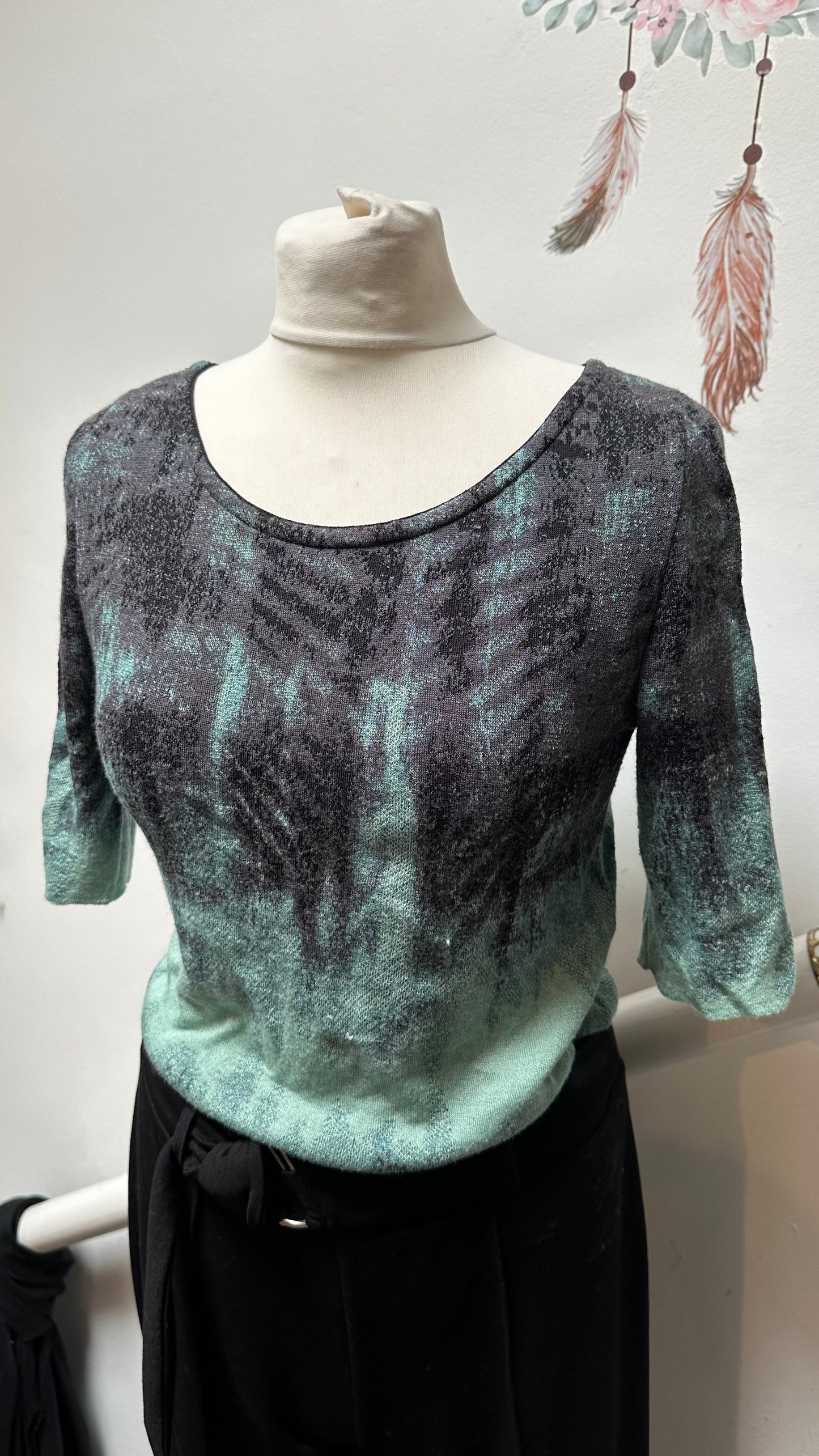 Designer Aldo Martins 2 Piece Knitwear Size 10 (few threads pulled)