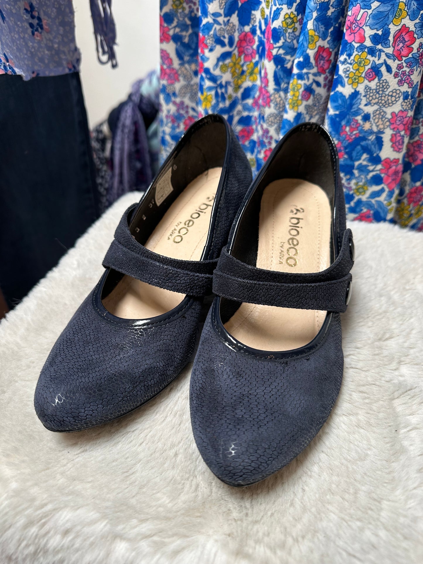 Designer Arka Bioeco Navy Pumps Size 4 As New RRP €110
