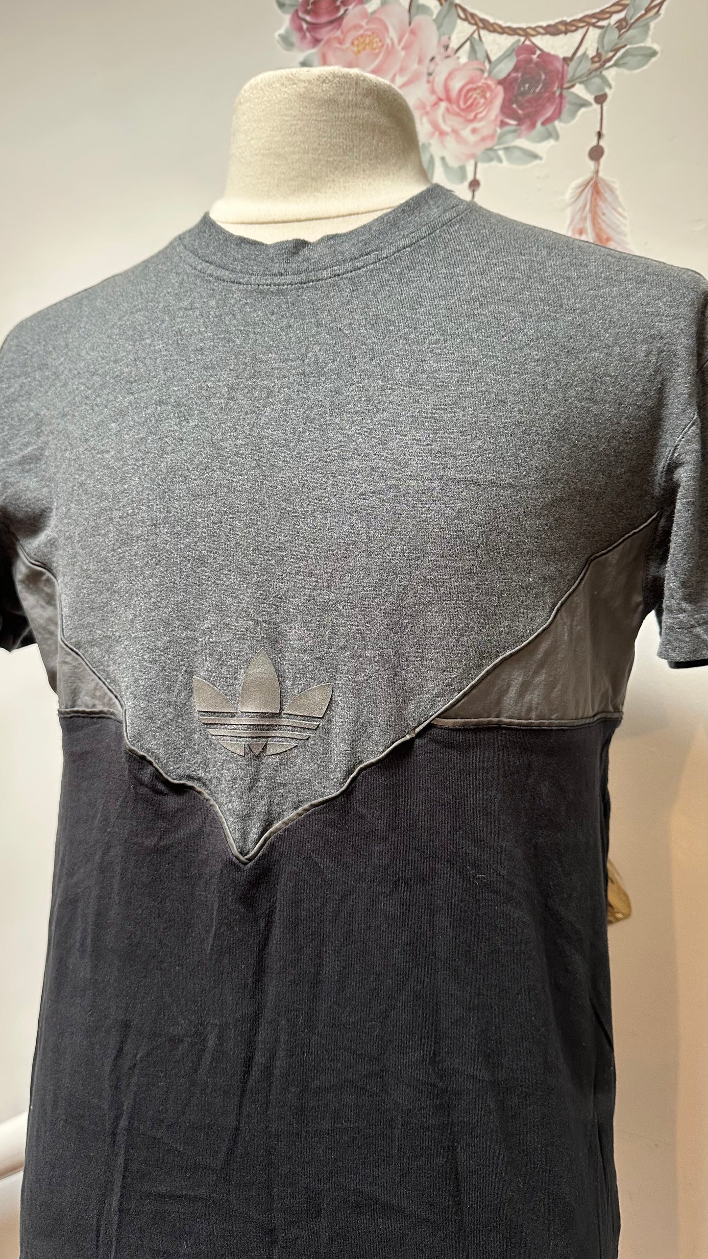 Adidas Tshirt with Reflective Details Best Fit Size M