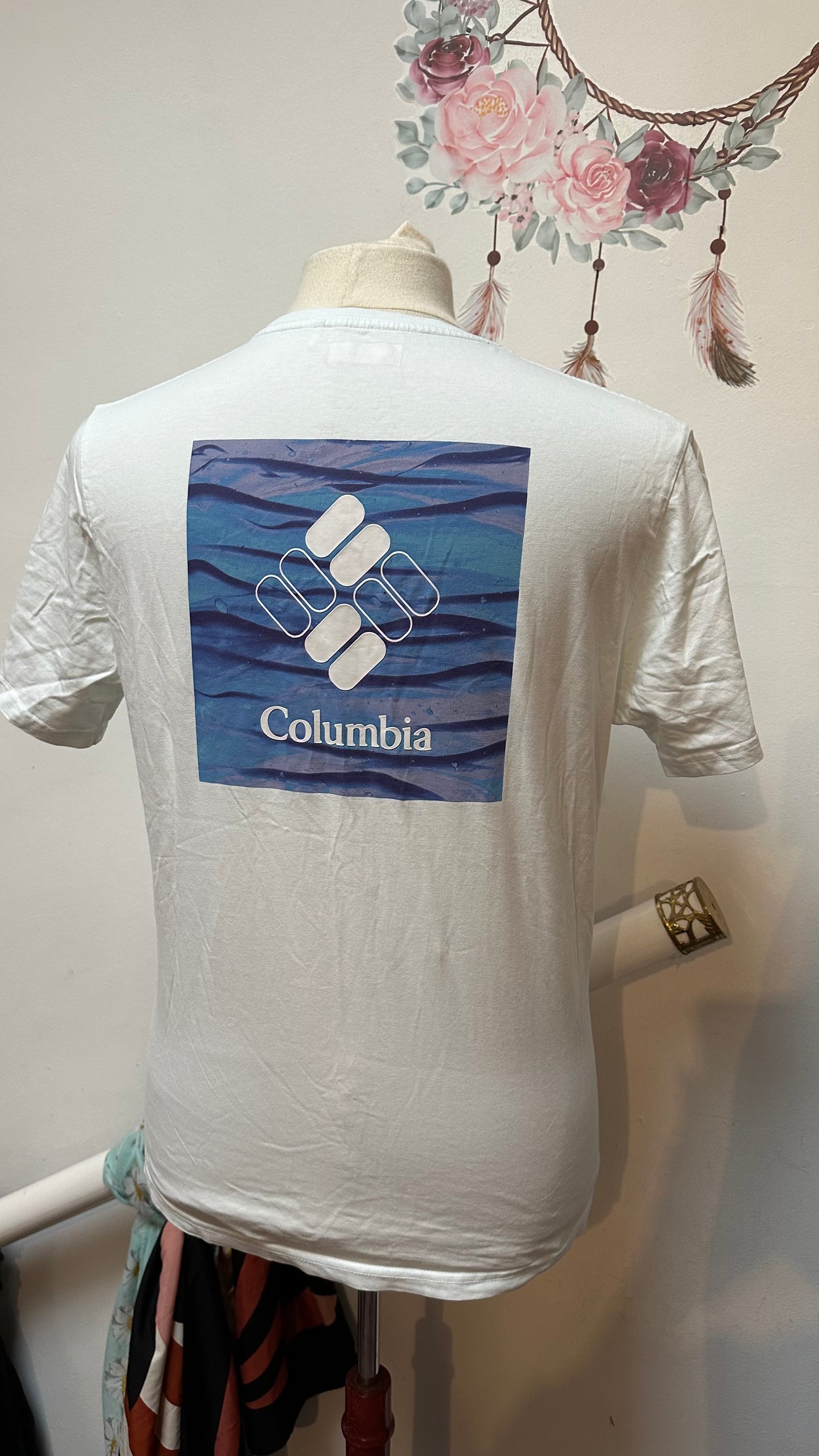 Columbia White Tshirt Size M 100% Cotton