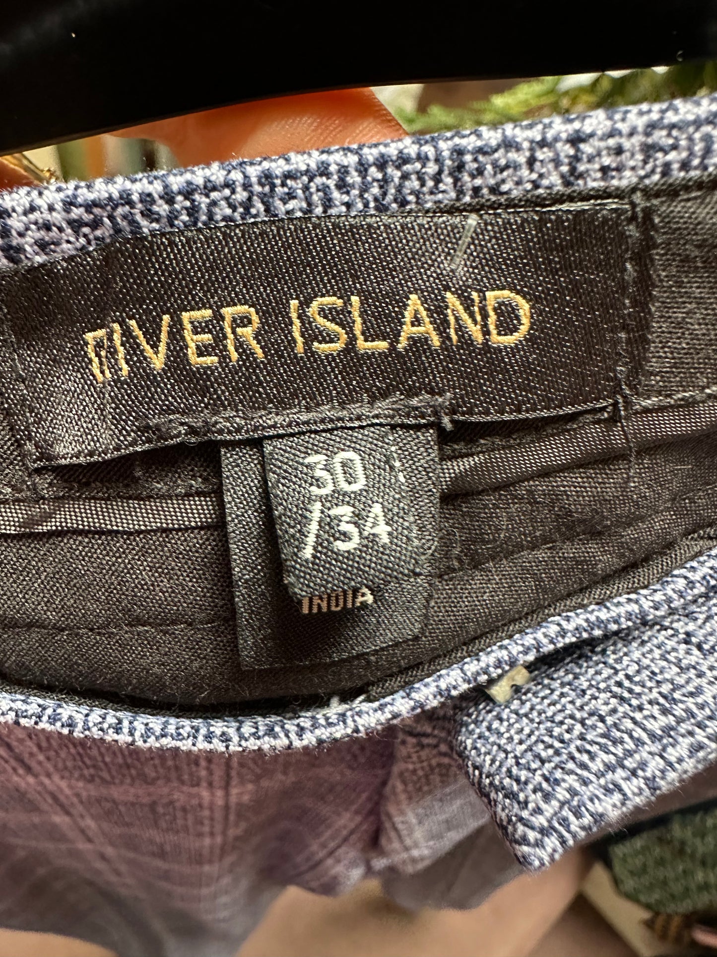 River Island Men’s Trousers Size 30/34 (one belt loop needs a stitch)