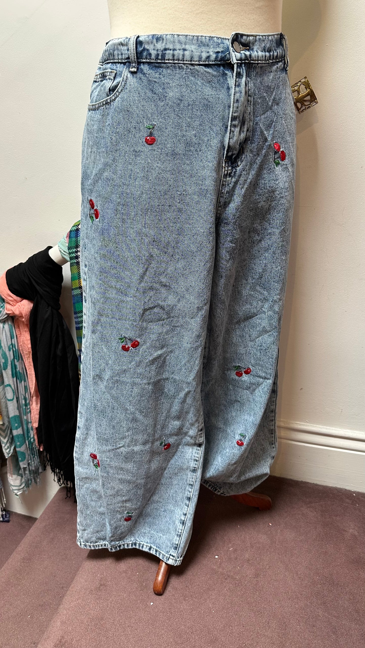 Shein Cherry Jeans Best Fit Size XXL