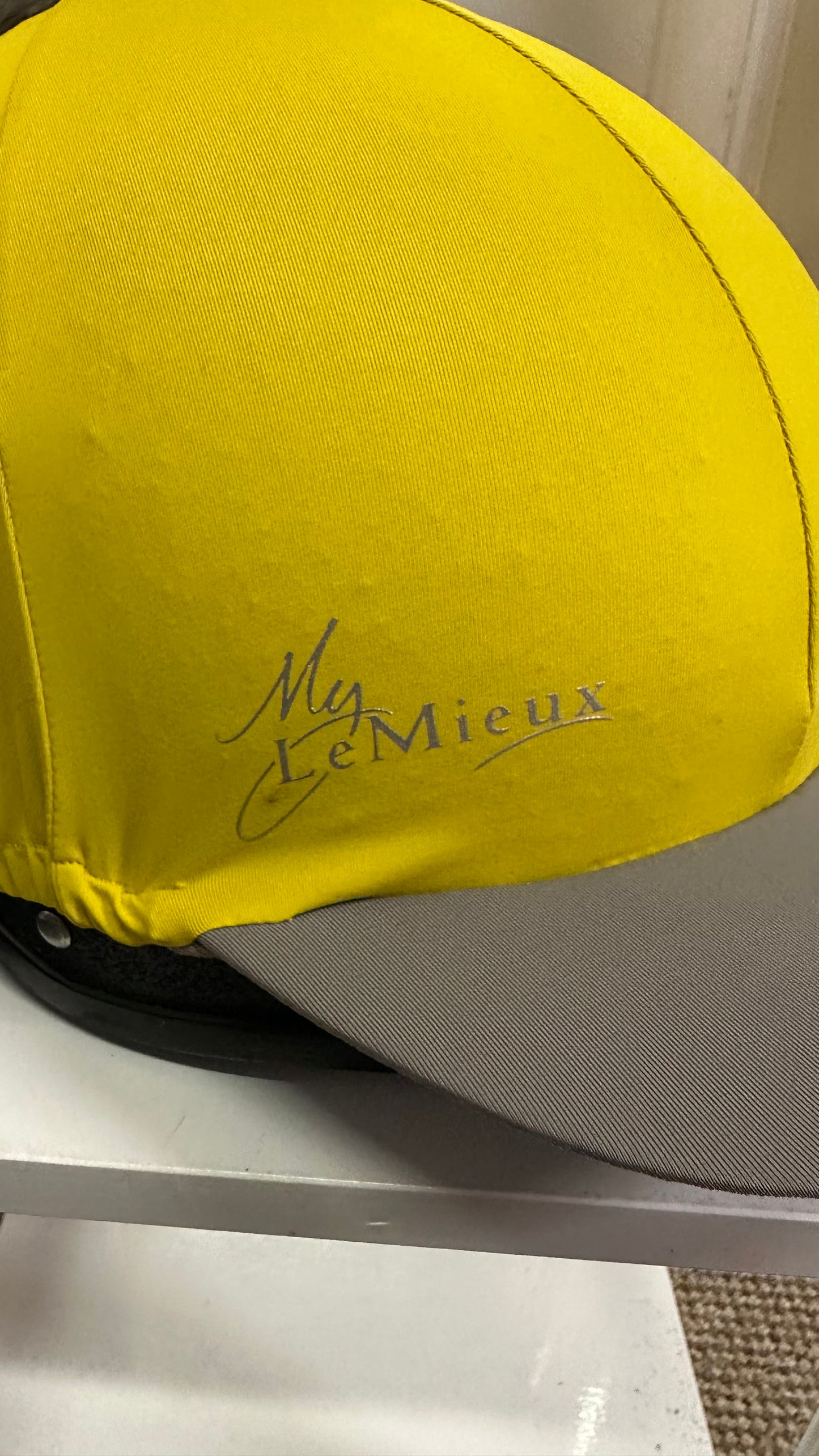 Le Mieux Pom Pom Helmet Cover RRP €27