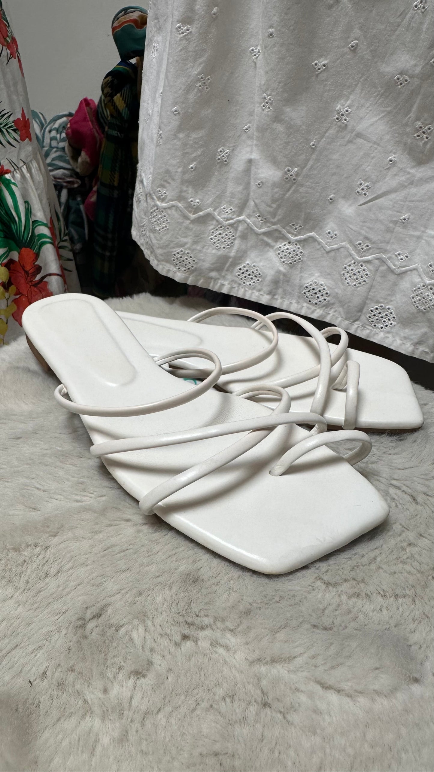 White Föat Sandals Size 5