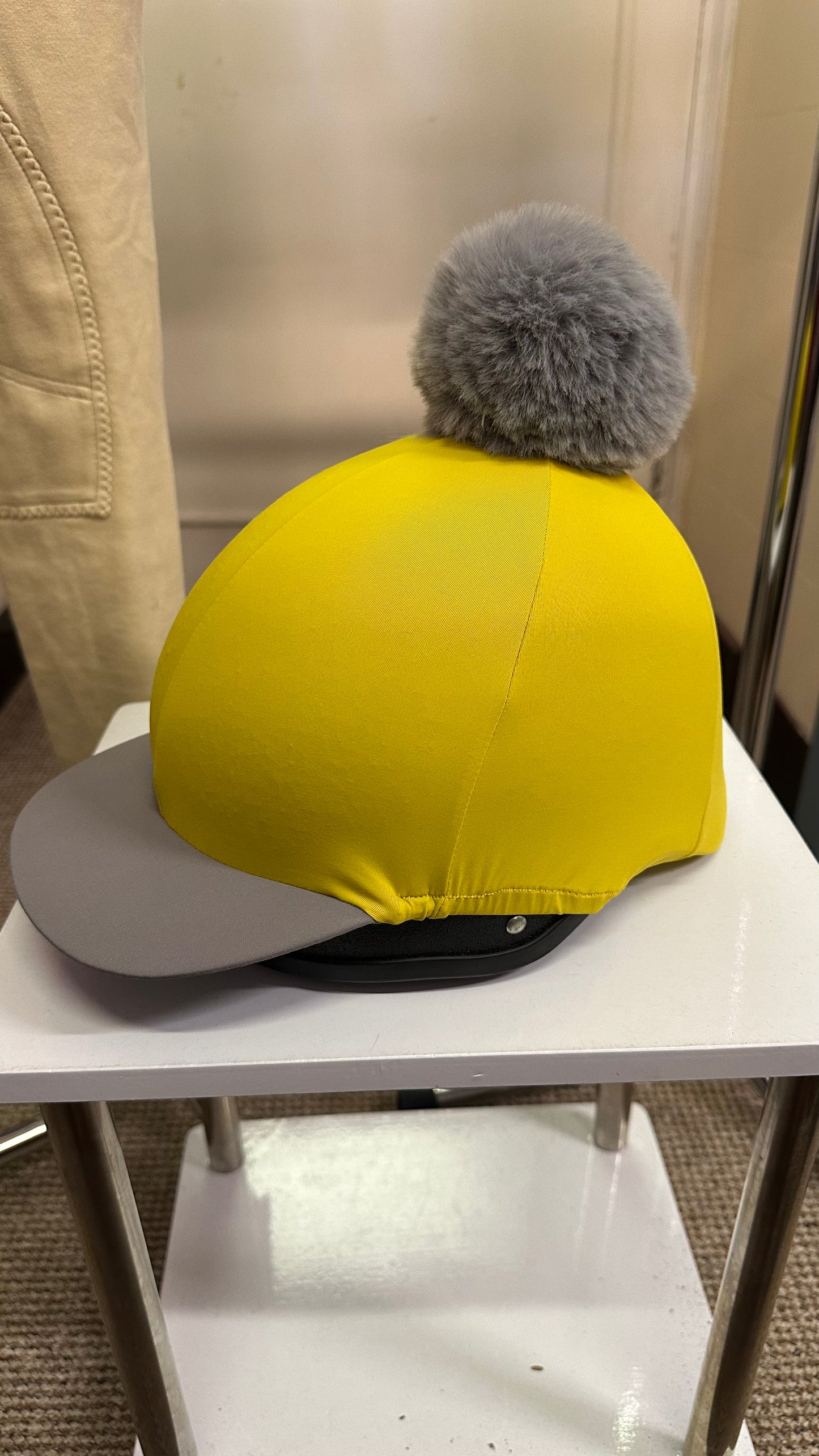 Le Mieux Pom Pom Helmet Cover RRP €27