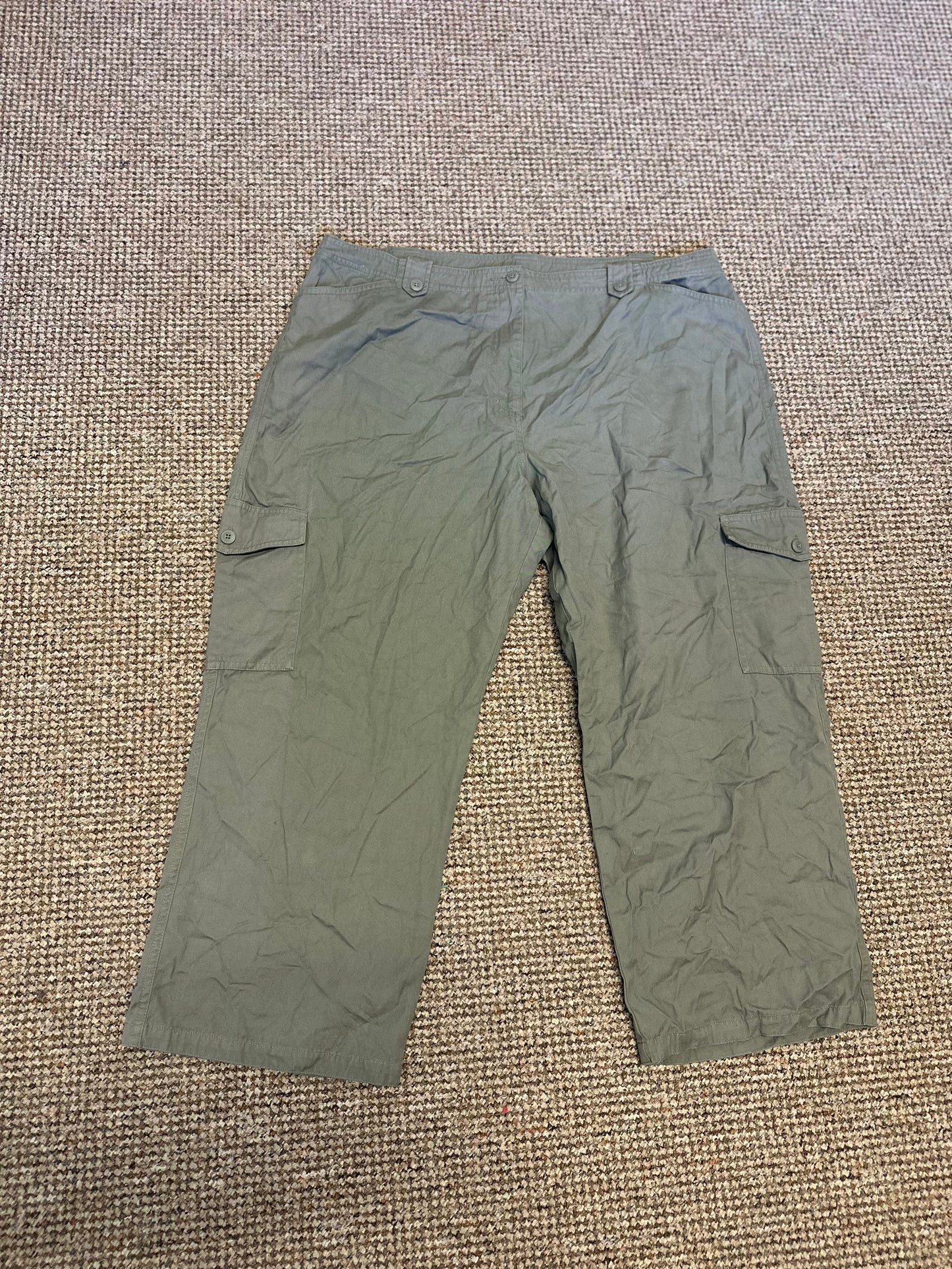 Dorothy Perkins Cropped cargo Pants, Size 20