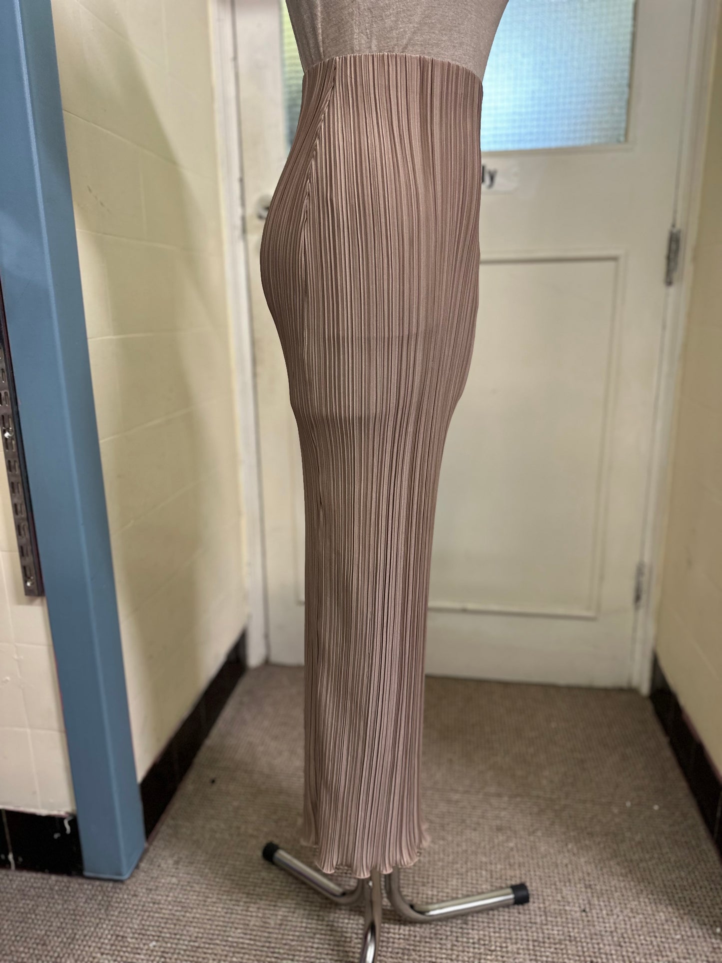 In Other Words Satin Pleated Skirt Size 8