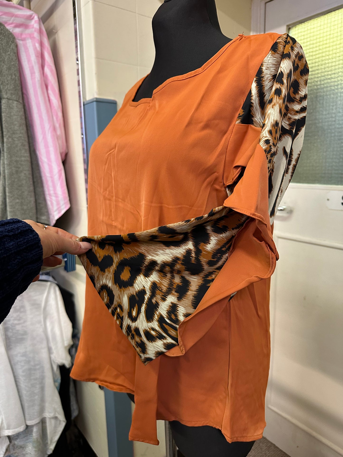 Tan & Leopard Print Top Size M